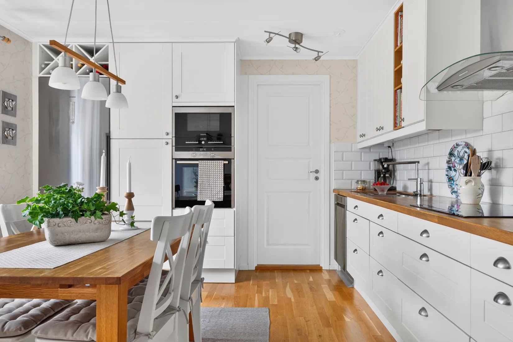 Villa, Bondgårdsgatan 16M, Kumla Centralt, Kumla