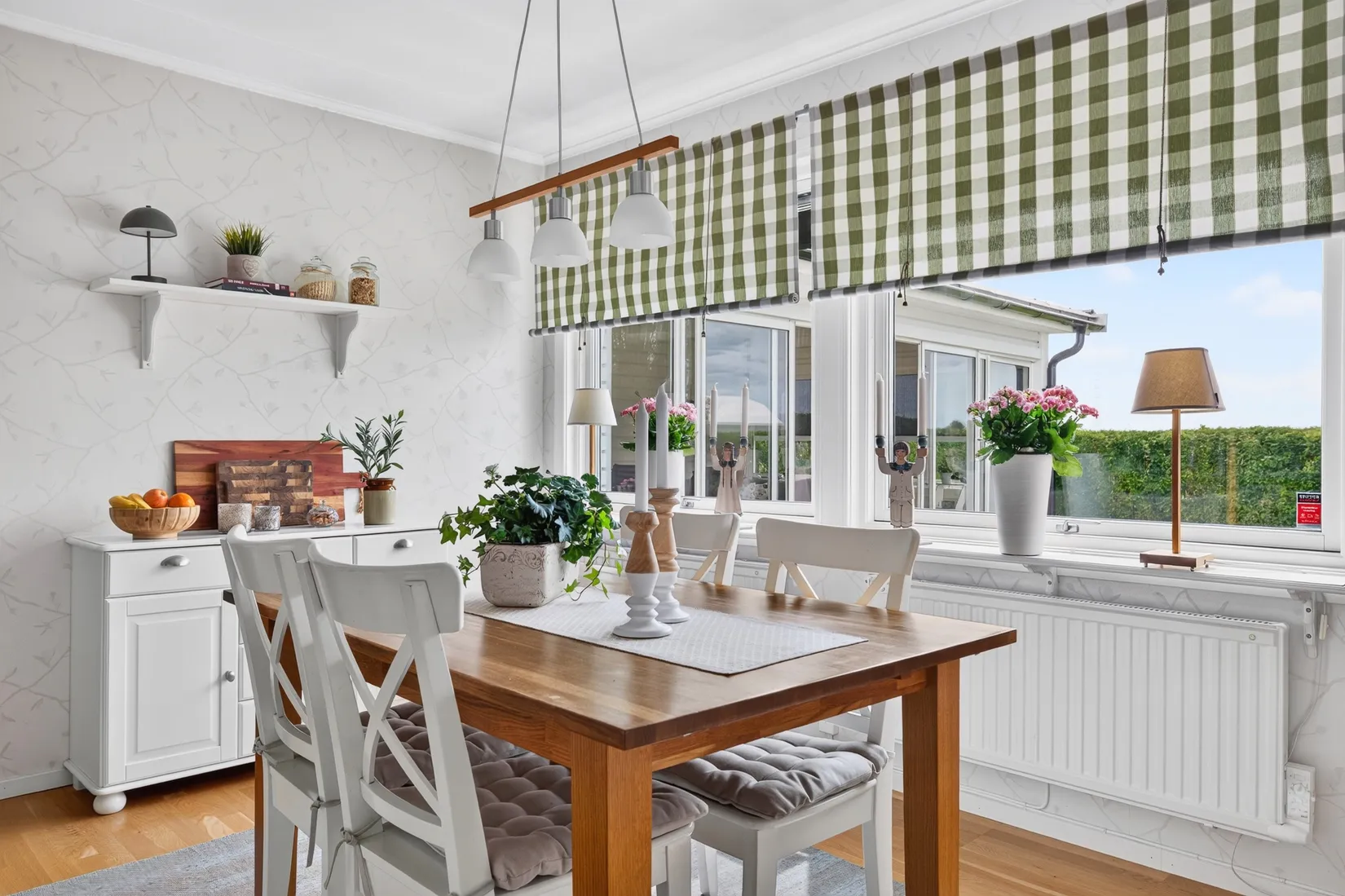 Villa, Bondgårdsgatan 16M, Kumla Centralt, Kumla