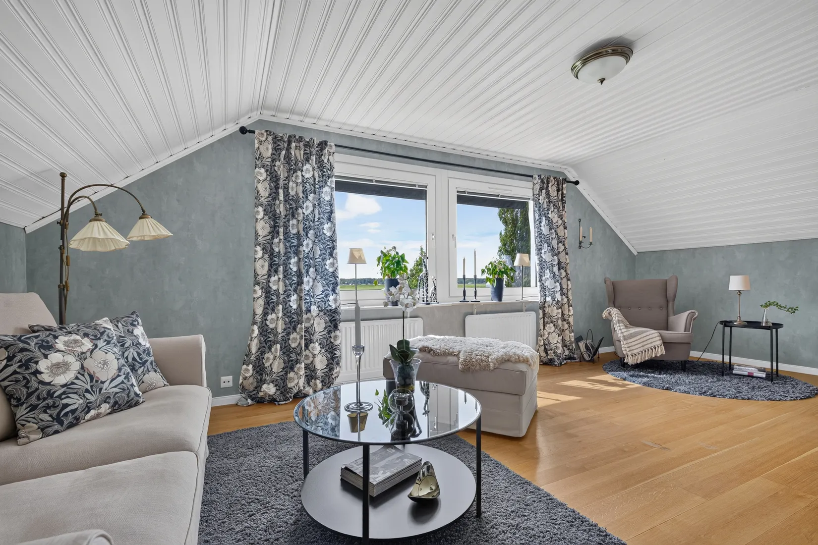 Villa, Bondgårdsgatan 16M, Kumla Centralt, Kumla