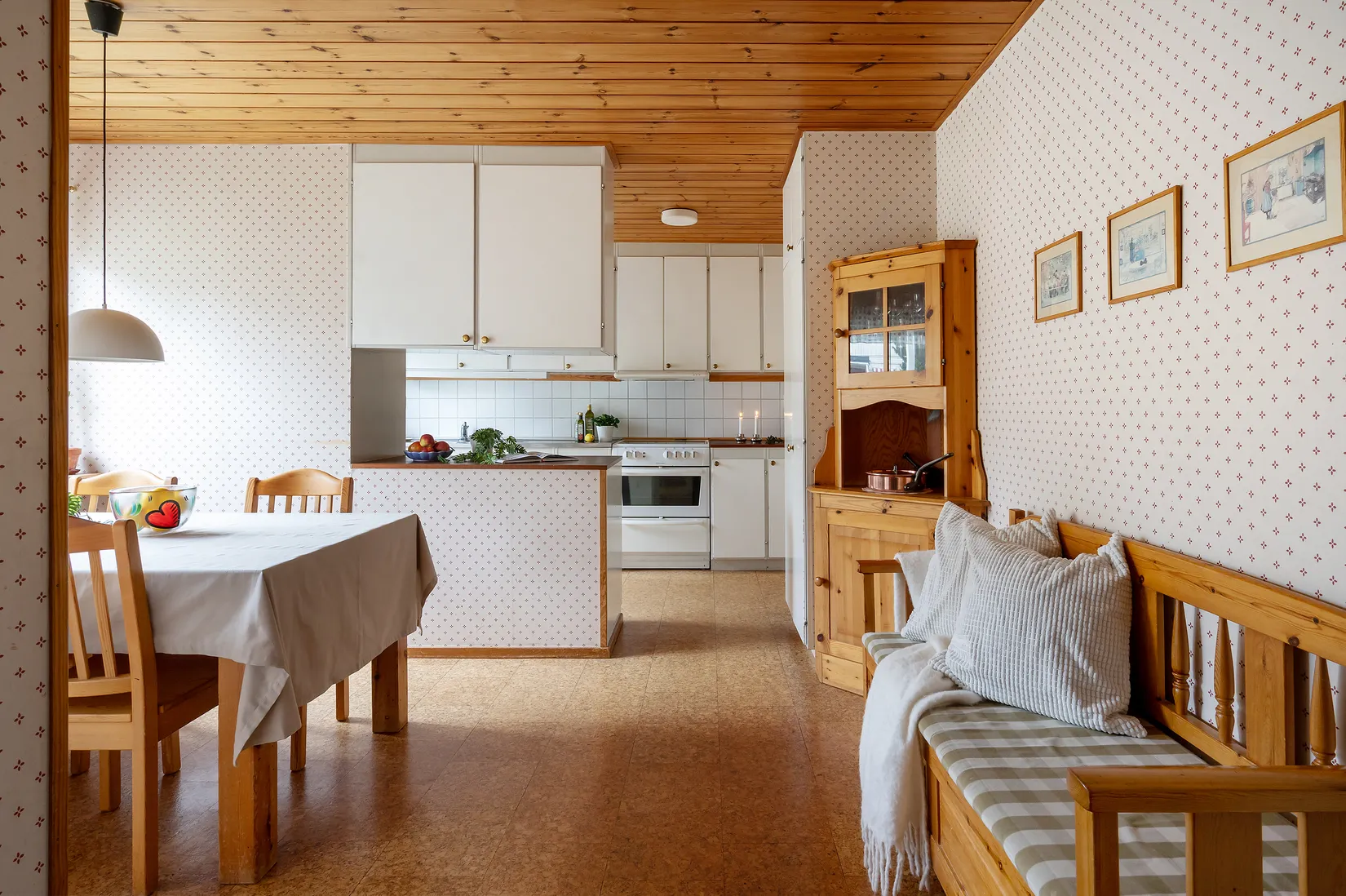 Radhus, Östergökssvängen 17, Nälsta, Stockholm