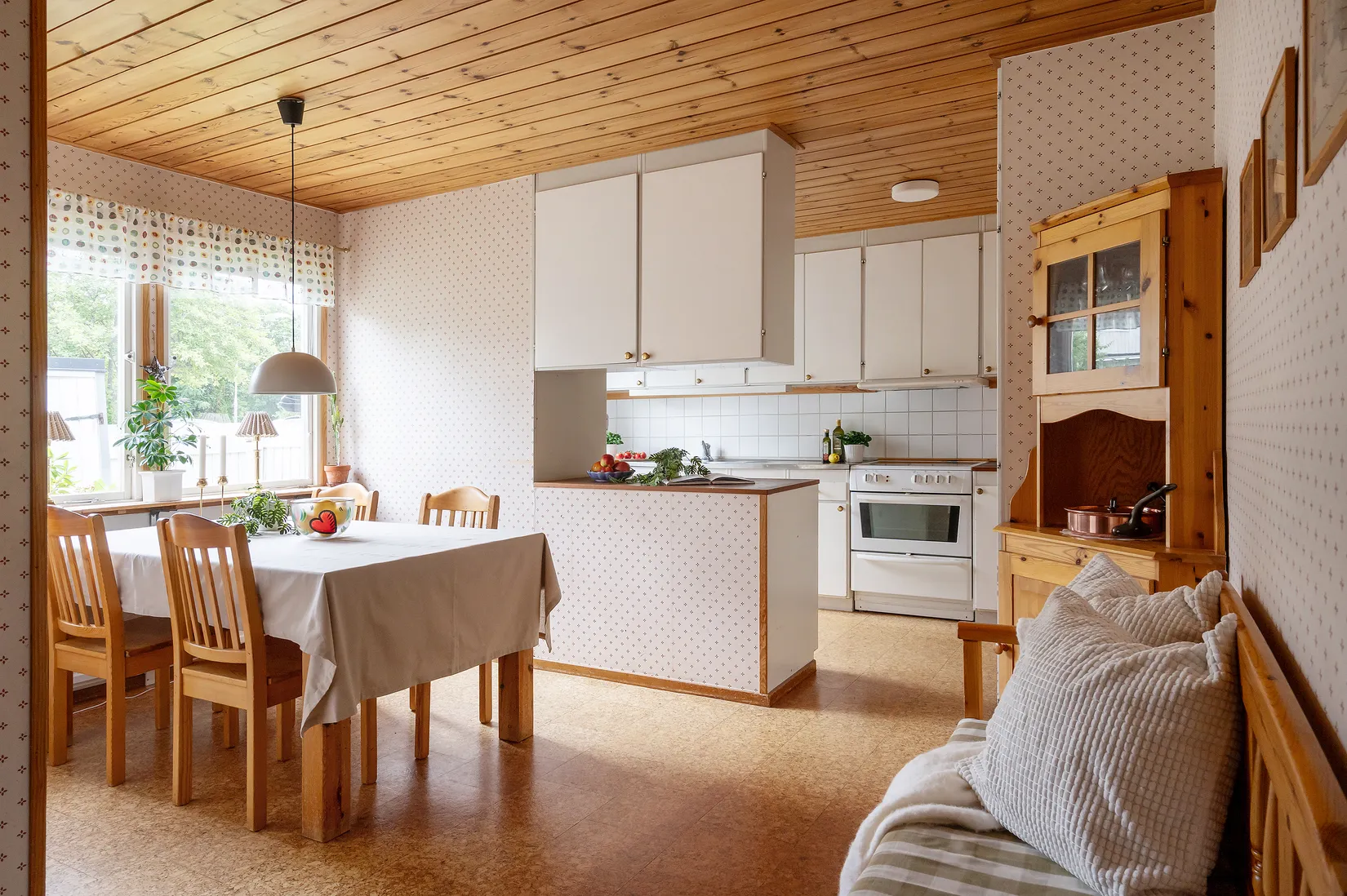 Radhus, Östergökssvängen 17, Nälsta, Stockholm
