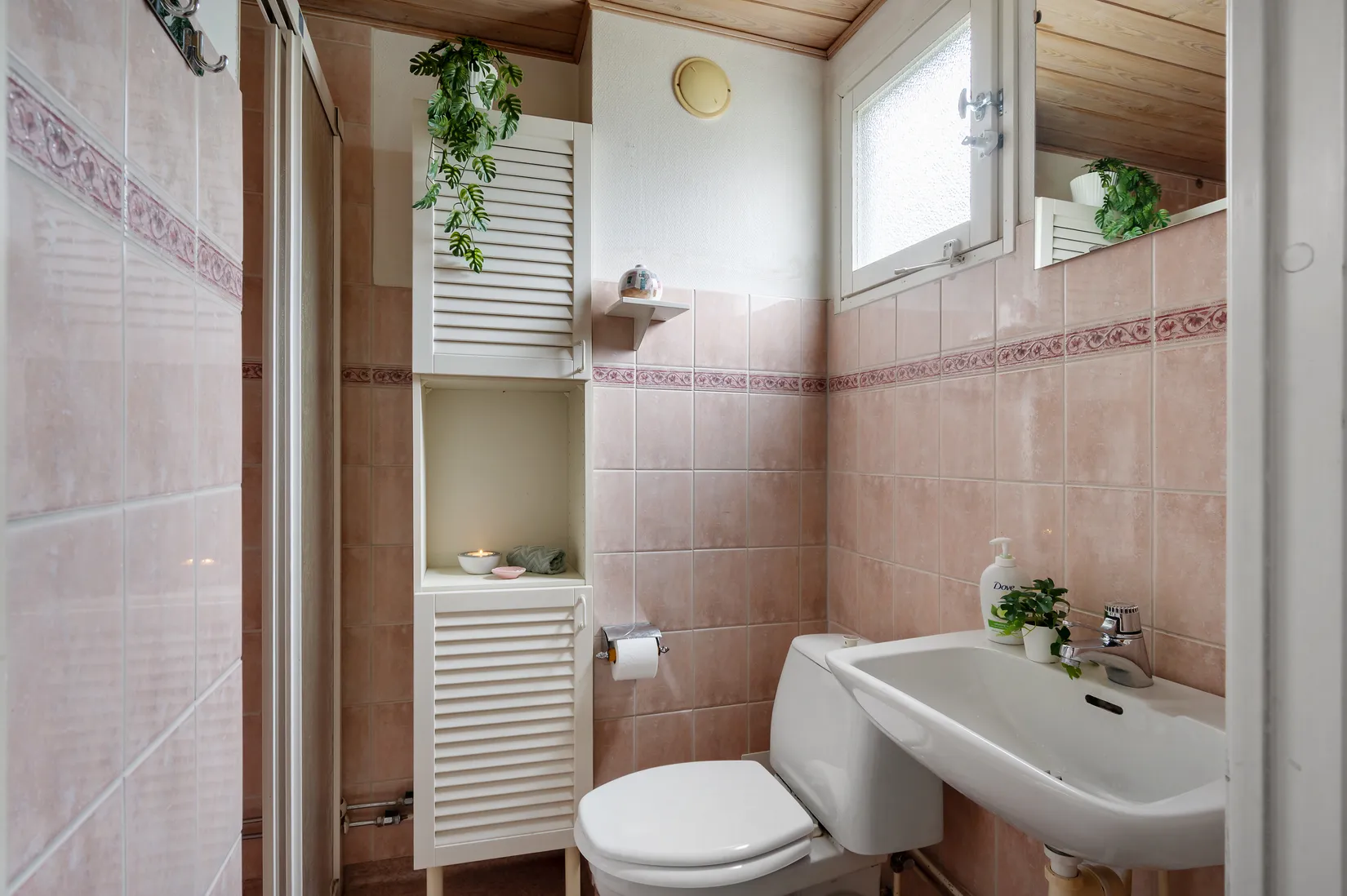 Radhus, Östergökssvängen 17, Nälsta, Stockholm