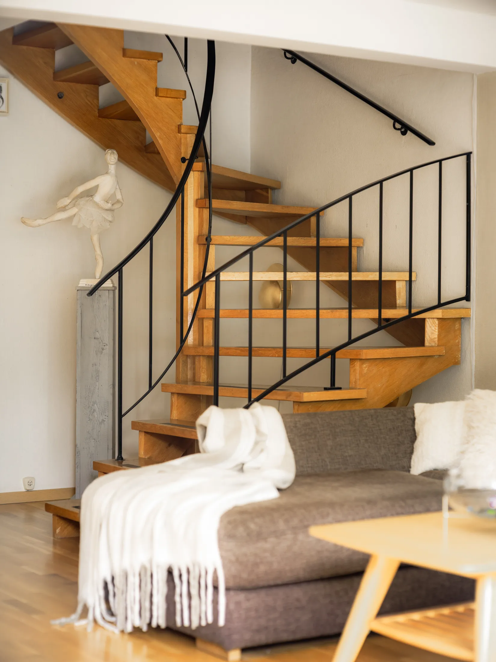Bostadsrätt, Radhus, Skälbyvägen 24B, Häggvik, Sollentuna