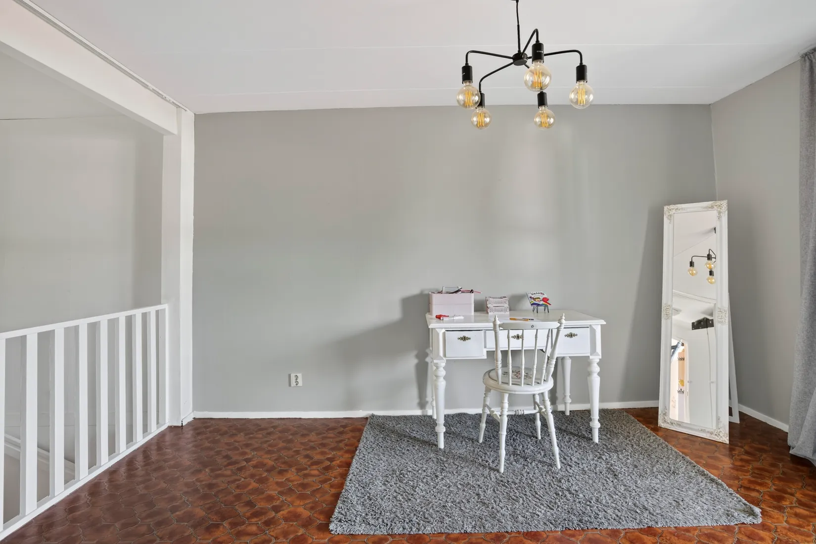 Radhus, Högstadieplan 83, Lindesberg