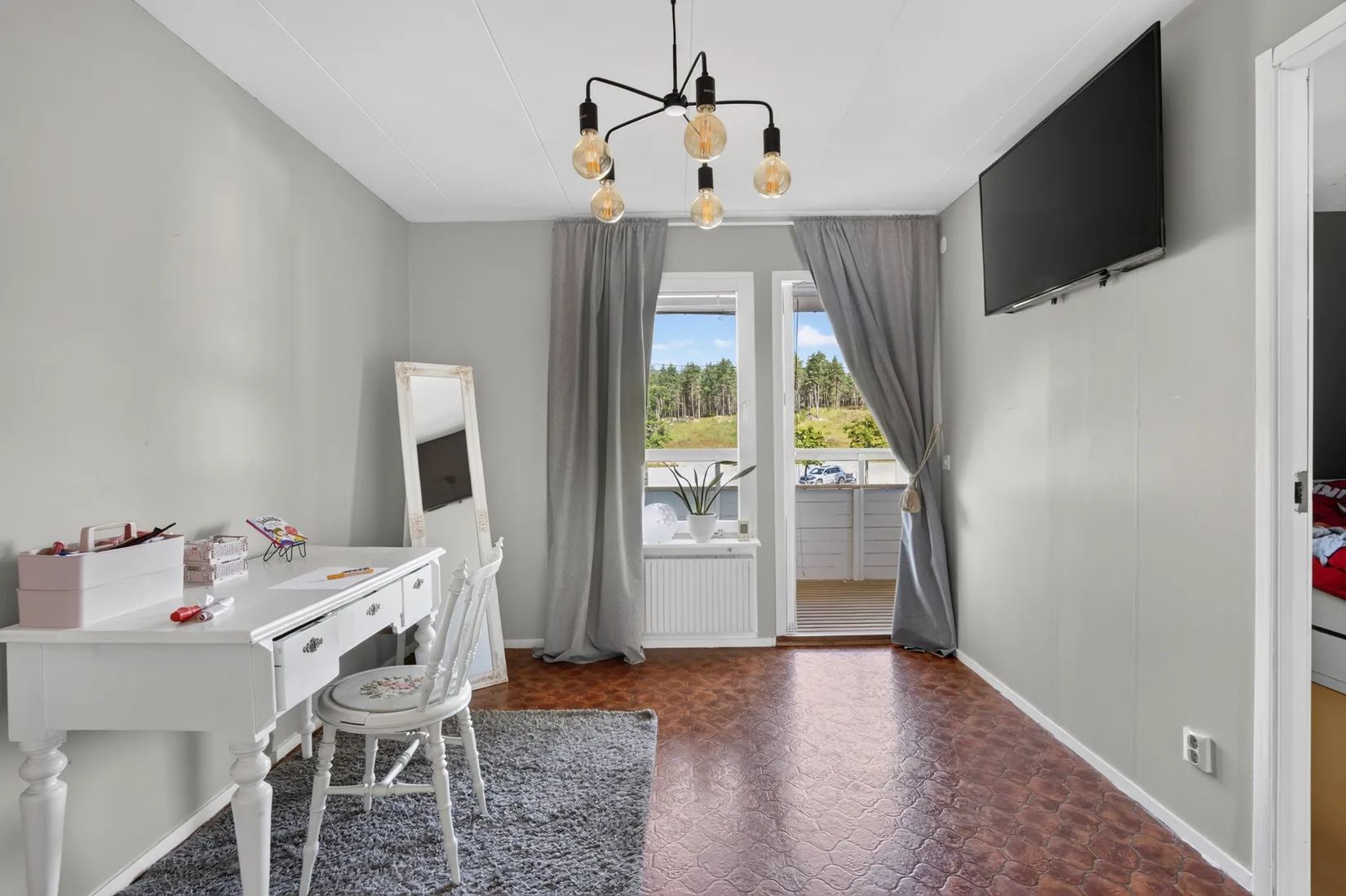 Radhus, Högstadieplan 83, Lindesberg