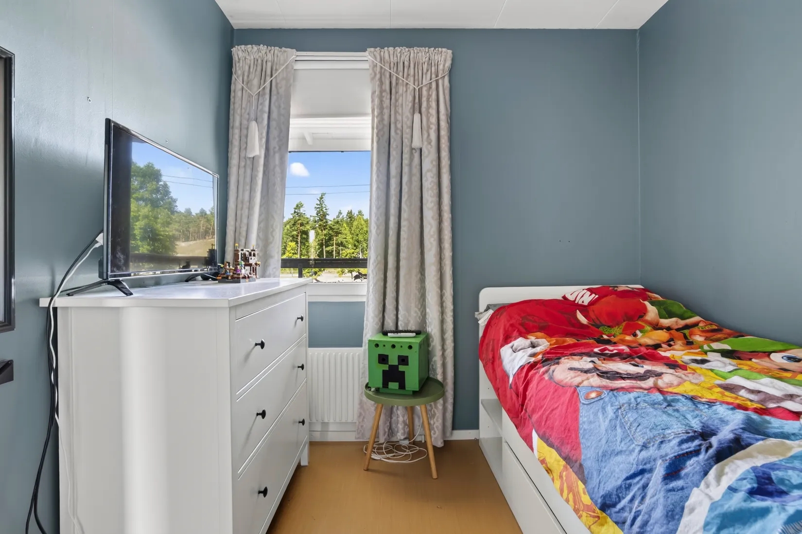 Radhus, Högstadieplan 83, Lindesberg