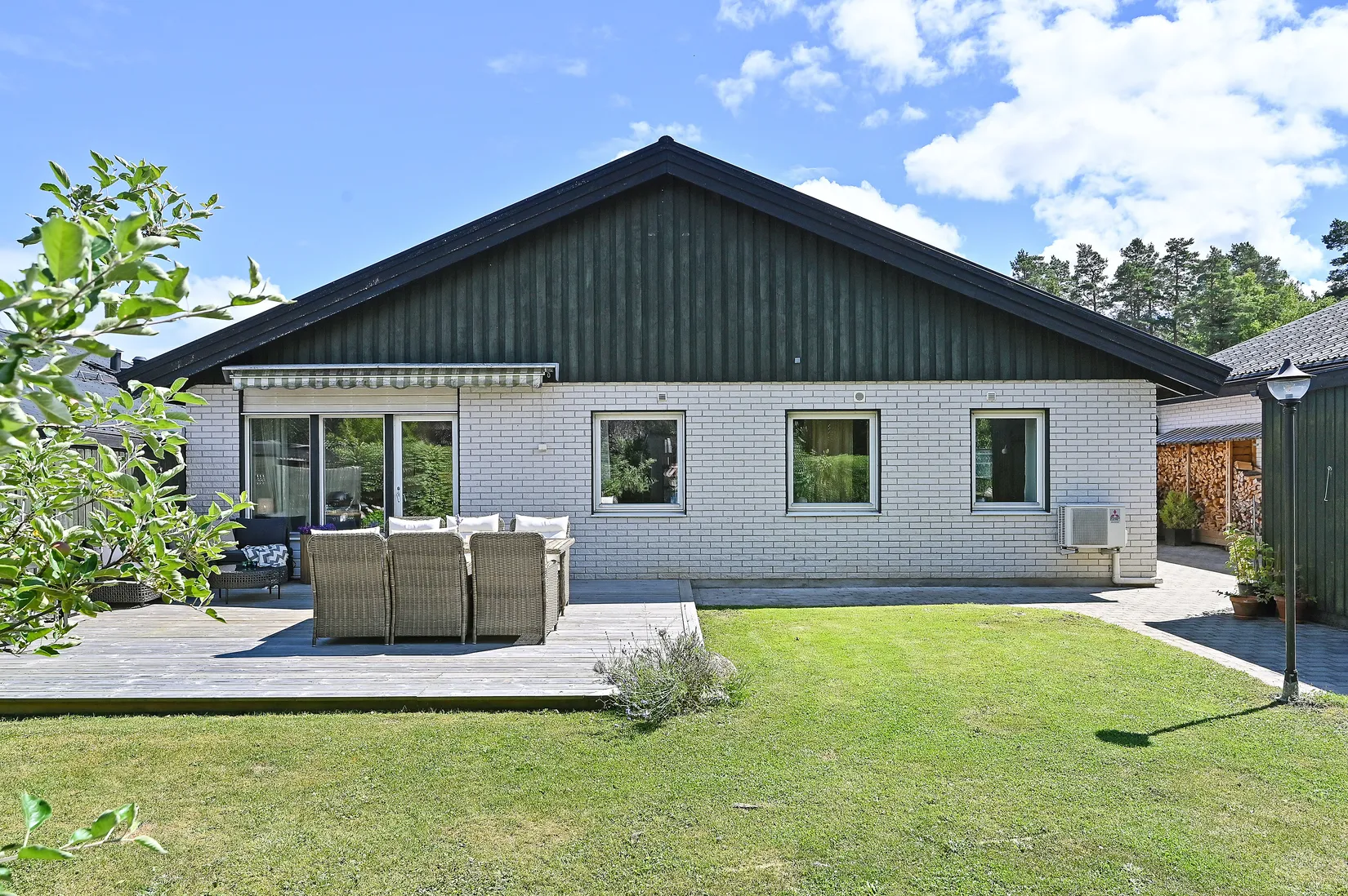 Radhus, Slånbärsvägen 4, Hemmesta, Värmdö