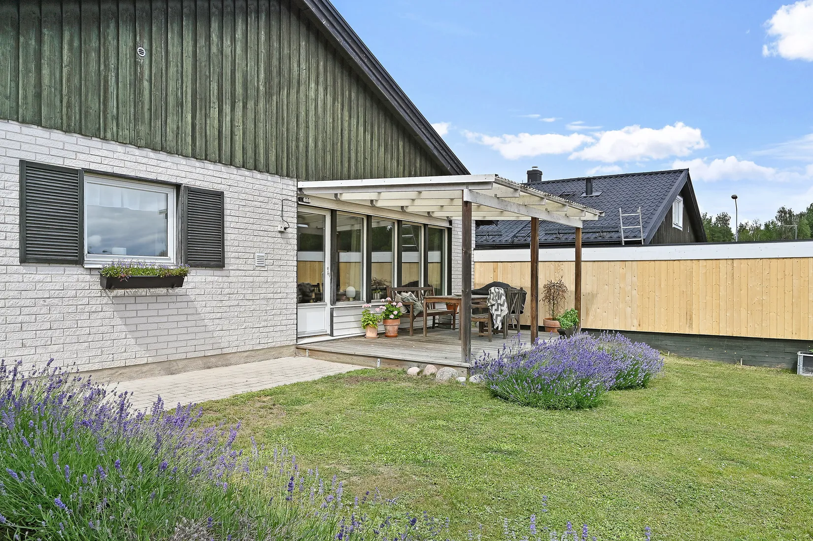 Radhus, Slånbärsvägen 4, Hemmesta, Värmdö