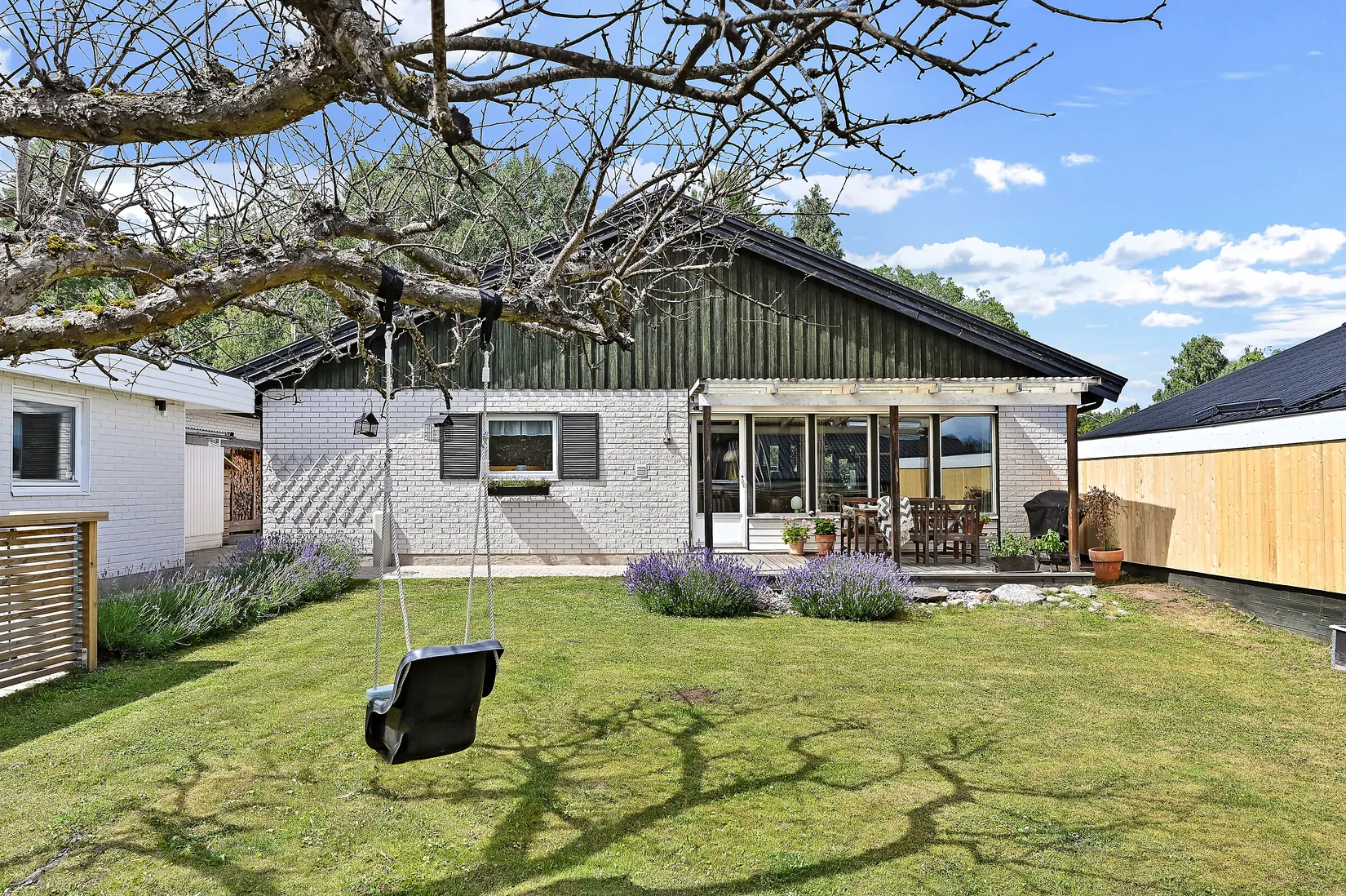 Radhus, Slånbärsvägen 4, Hemmesta, Värmdö