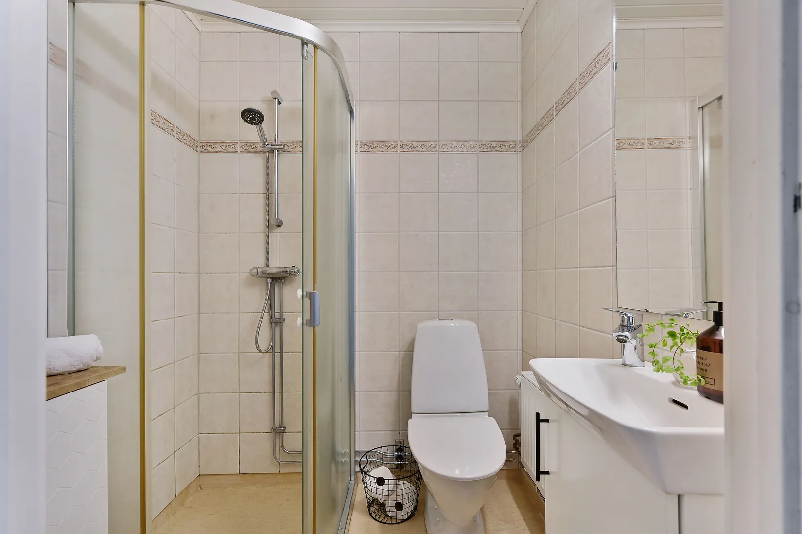 Radhus, Slånbärsvägen 4, Hemmesta, Värmdö