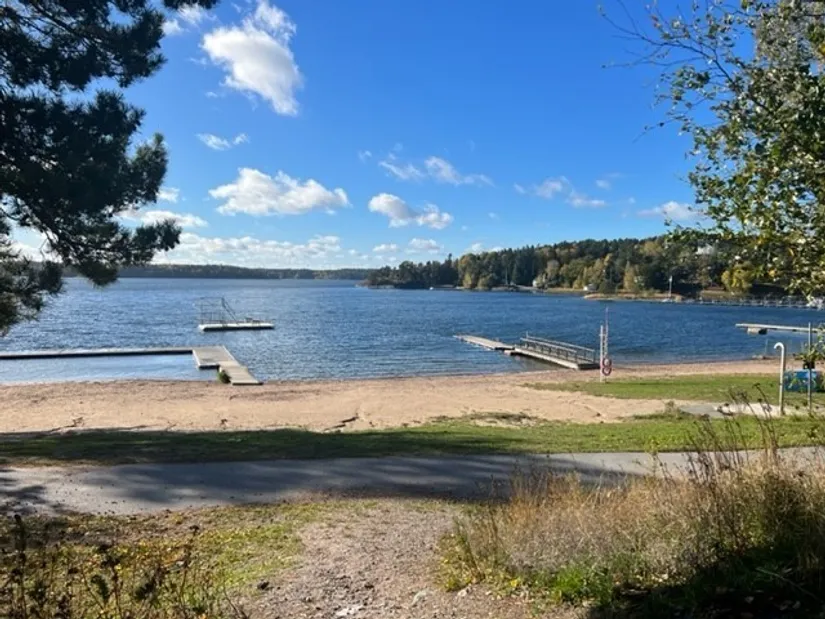 Radhus, Slånbärsvägen 4, Hemmesta, Värmdö