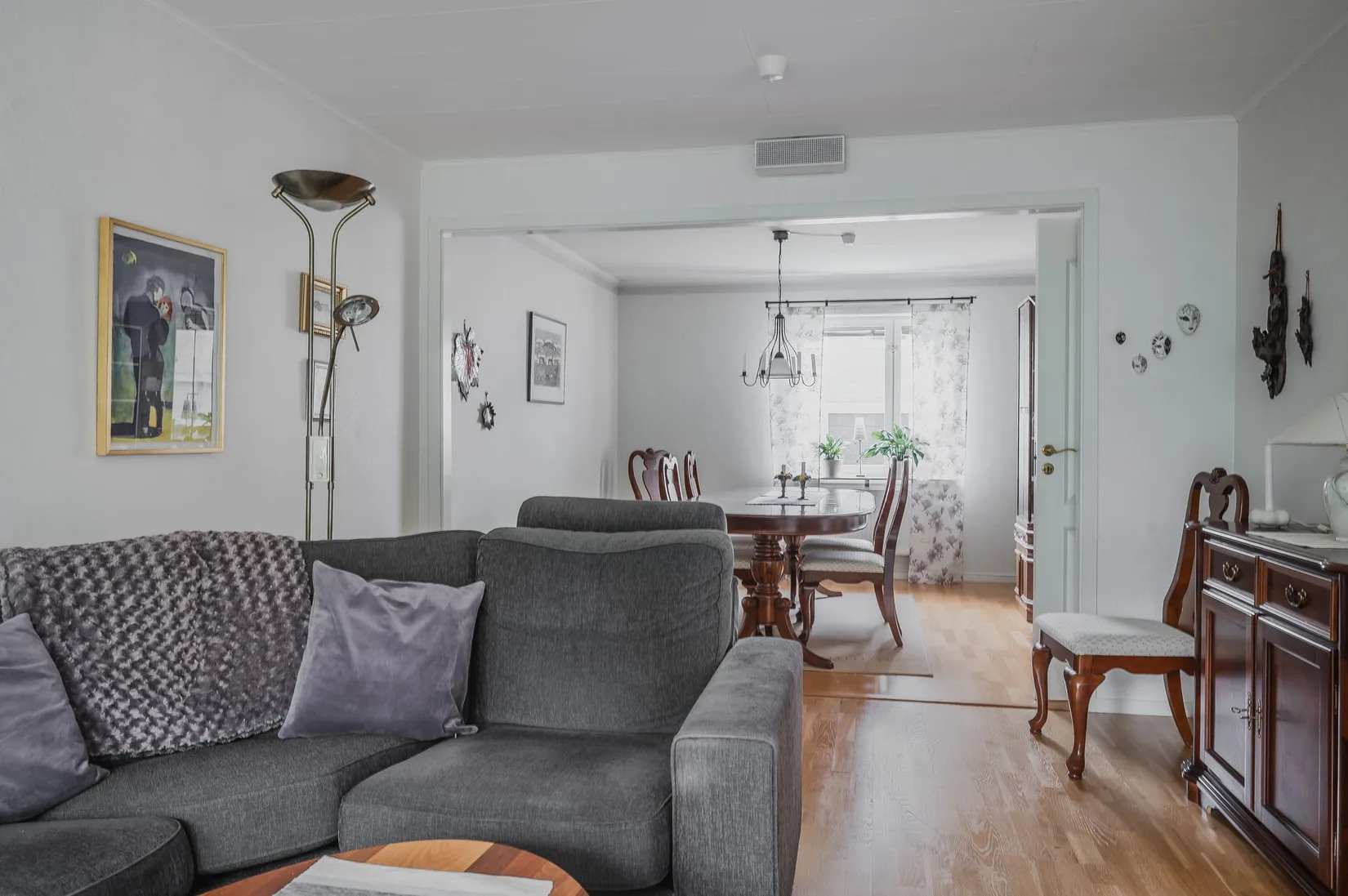 Radhus, Oxvägen 8, Kroksta, Örnsköldsvik