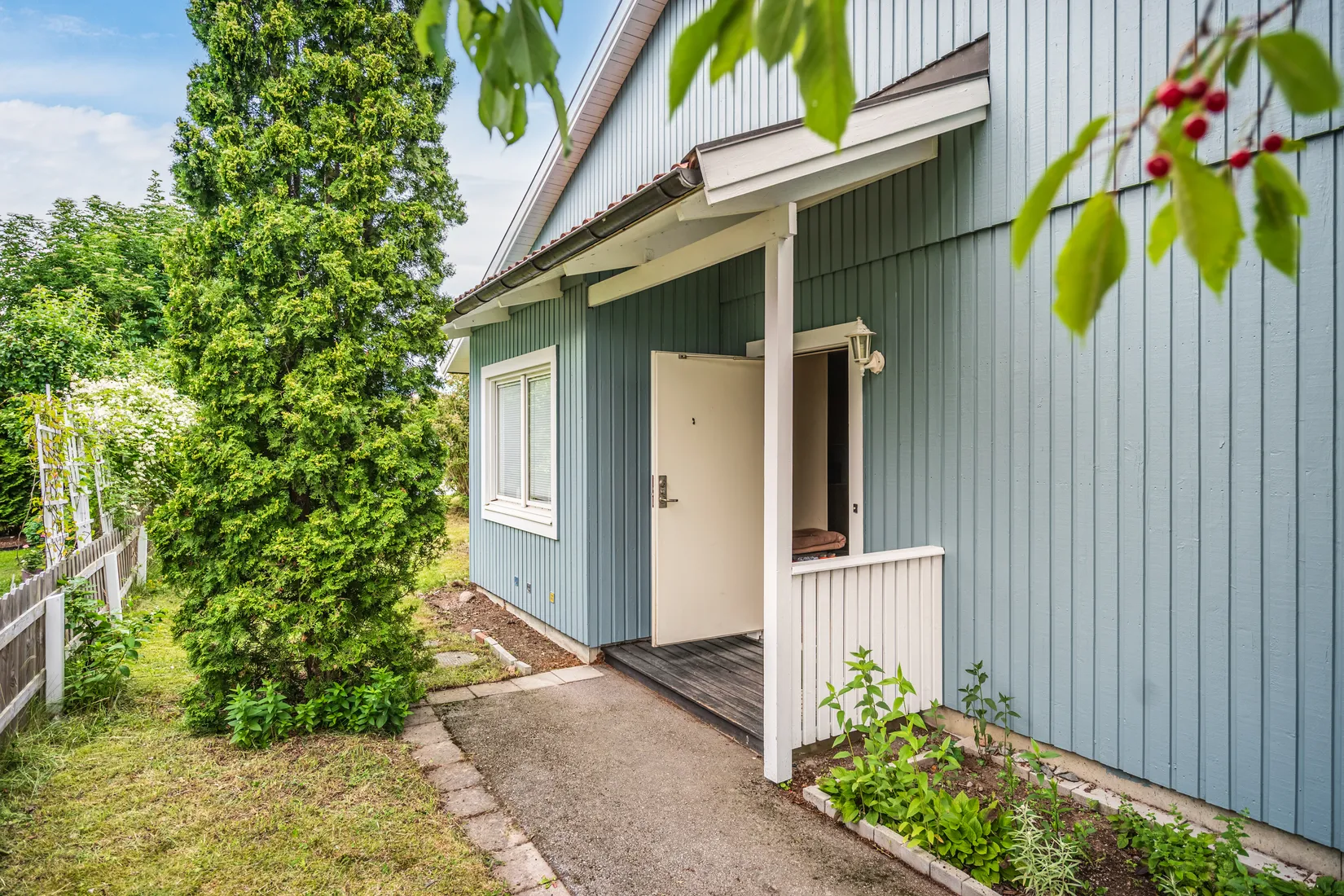Villa, Radhus, Runöbacken 57, Runö backe, Österåker