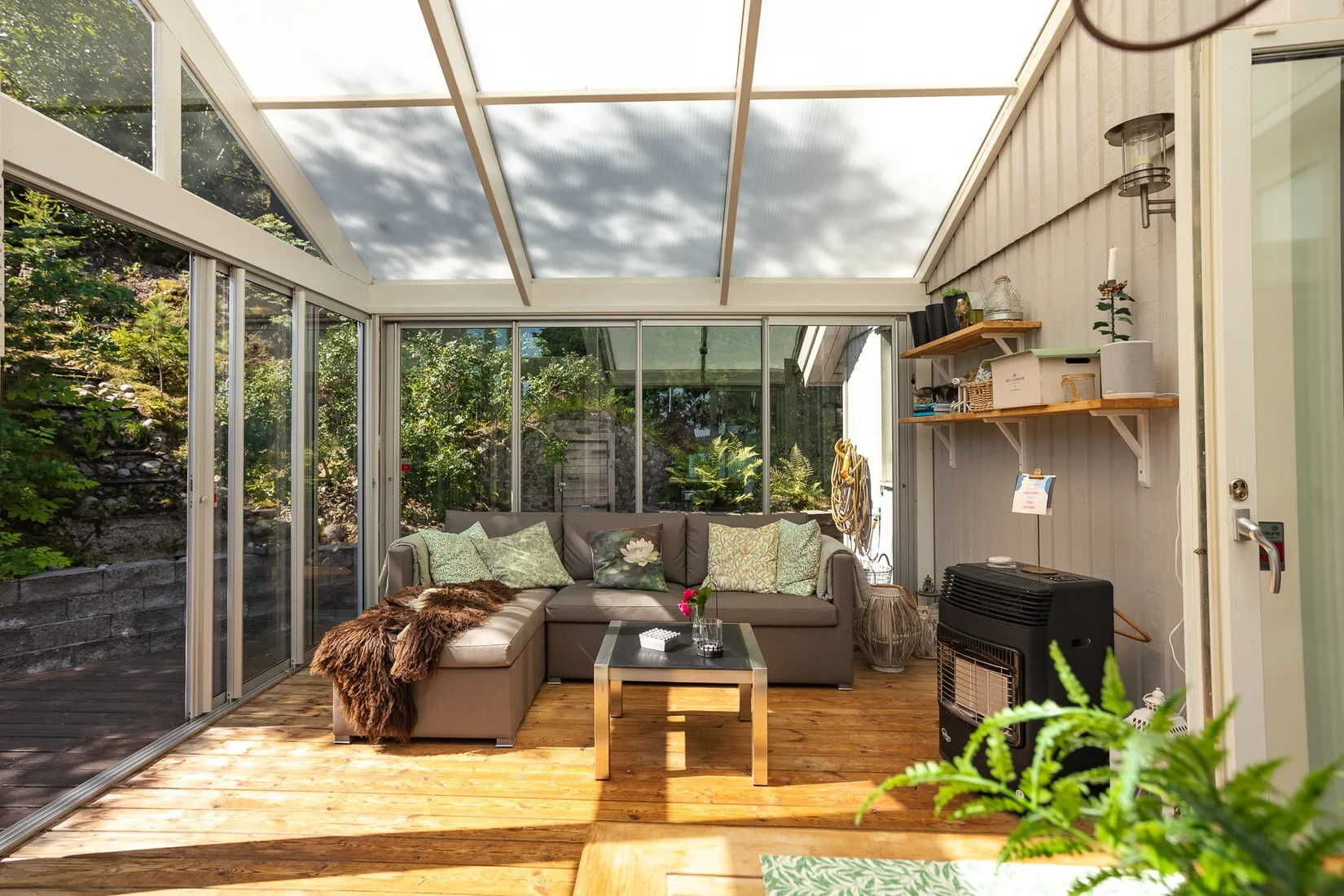 Villa, Sjövägen 20, Malmön, Köping
