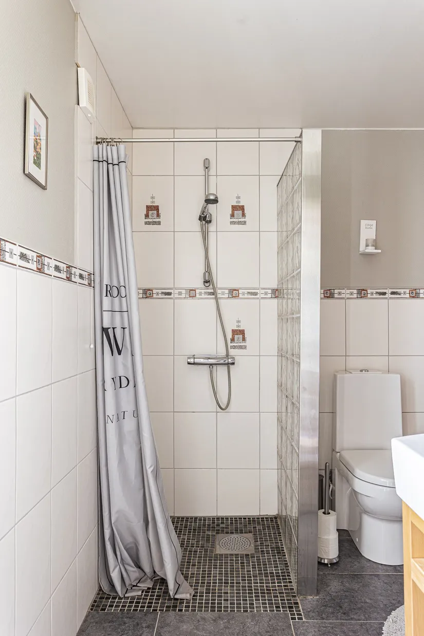 Villa, Sjövägen 20, Malmön, Köping