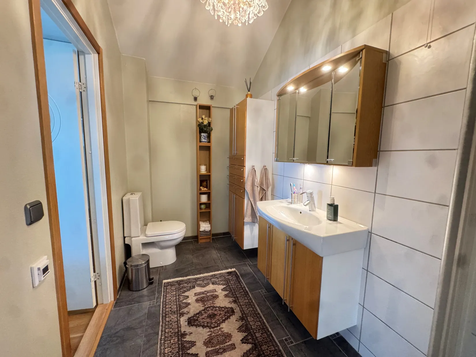 Villa, Sjövägen 20, Malmön, Köping