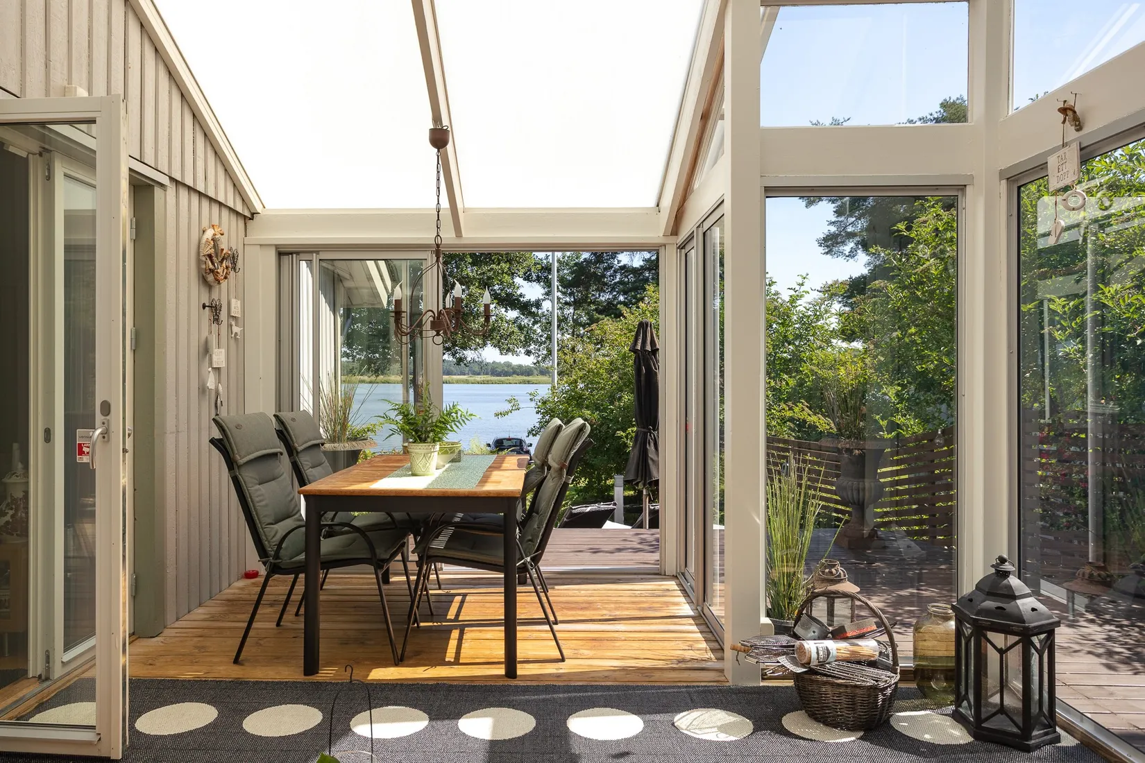 Villa, Sjövägen 20, Malmön, Köping