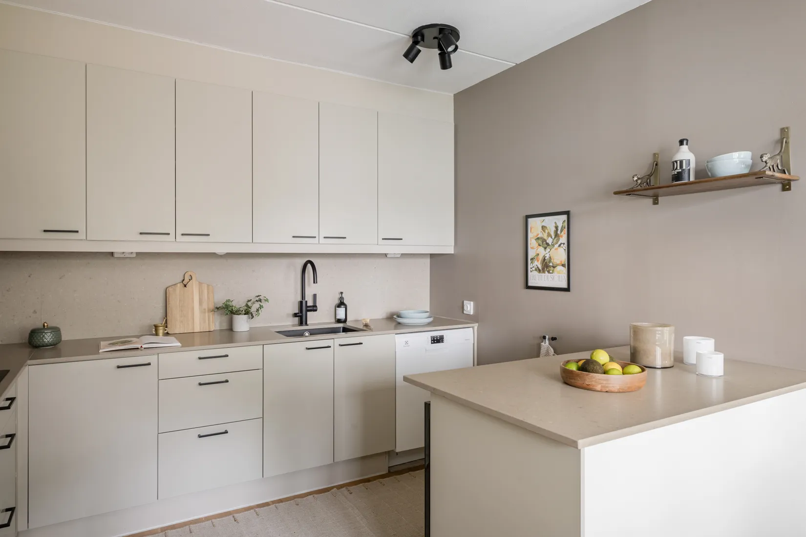 Bostadsrätt, Arvid Tydéns allé 16, Solna