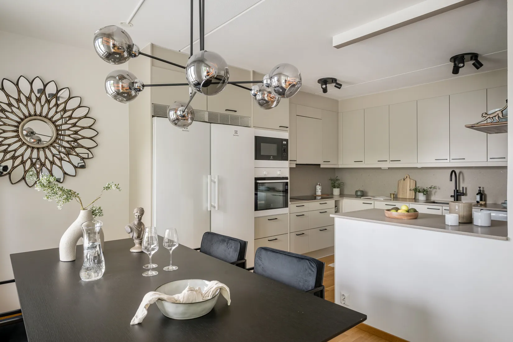 Bostadsrätt, Arvid Tydéns allé 16, Solna