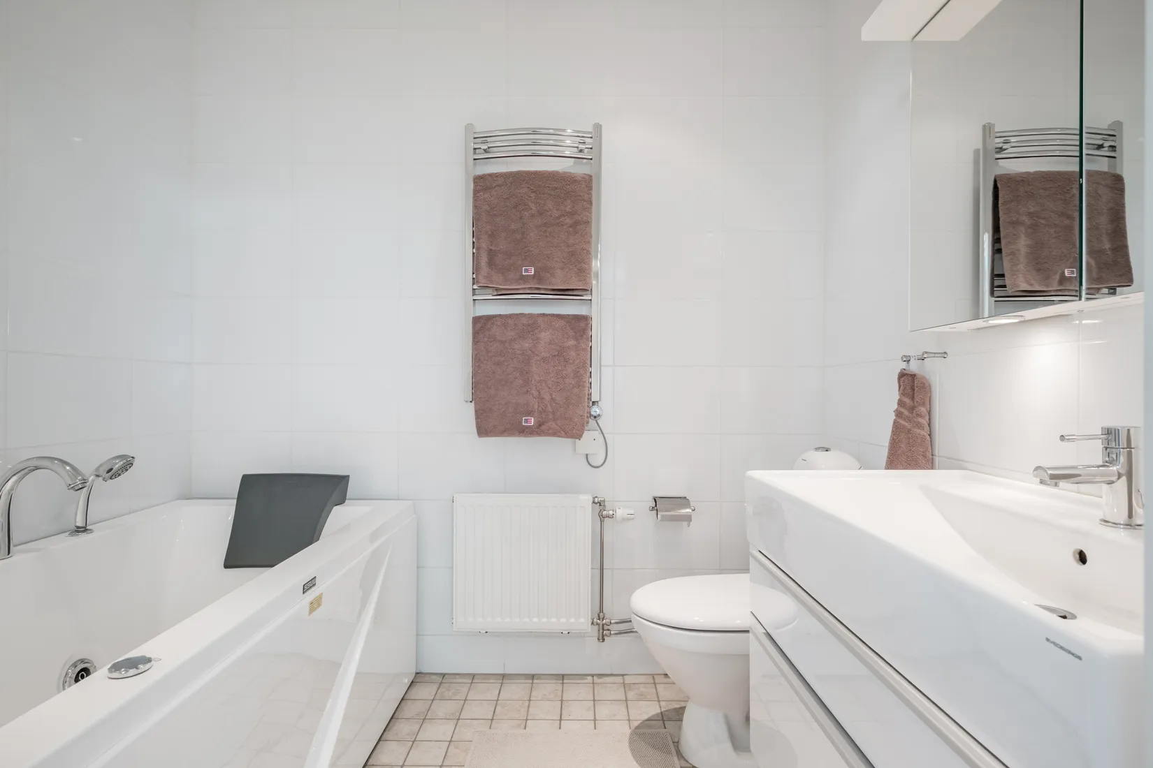 Radhus, Långskeppsvägen 10, Skälby, Järfälla
