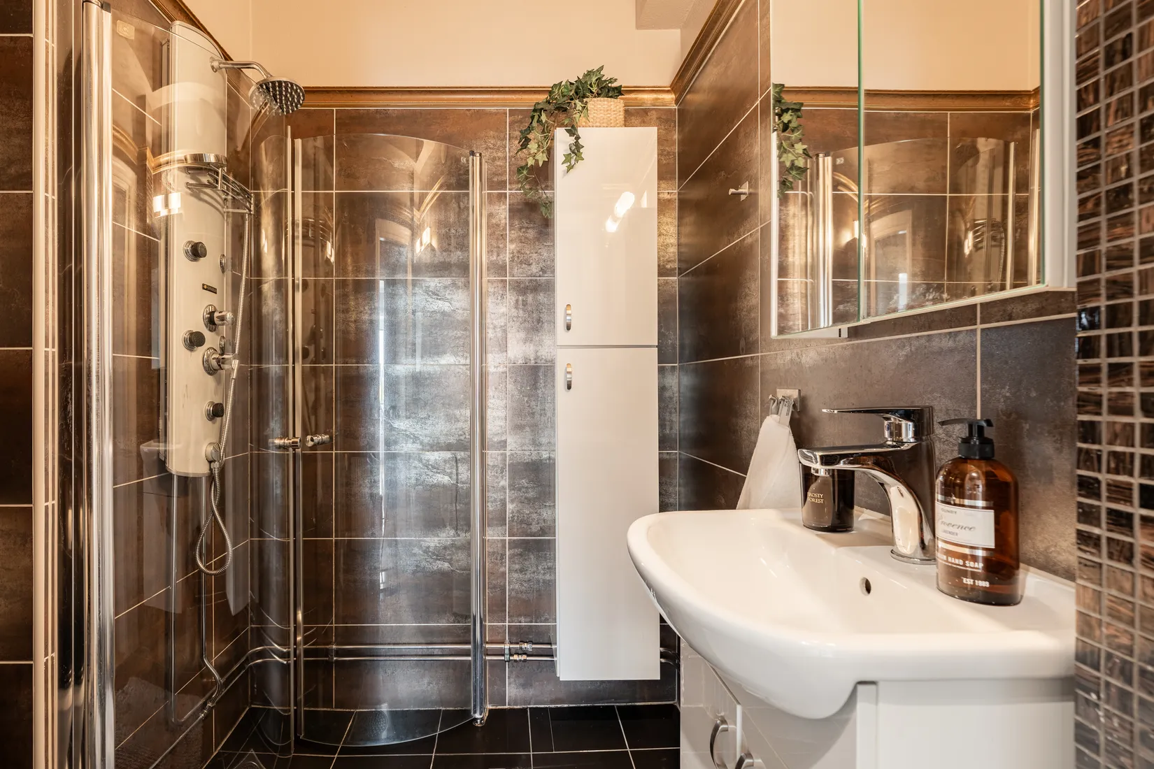 Bostadsrätt, Nedre Hantverksgatan 2, Centrala Östersund, Östersund