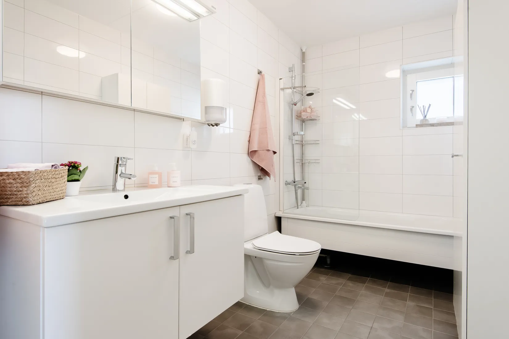 Villa, Arningetorpsvägen 20, Hägerneholm, Täby