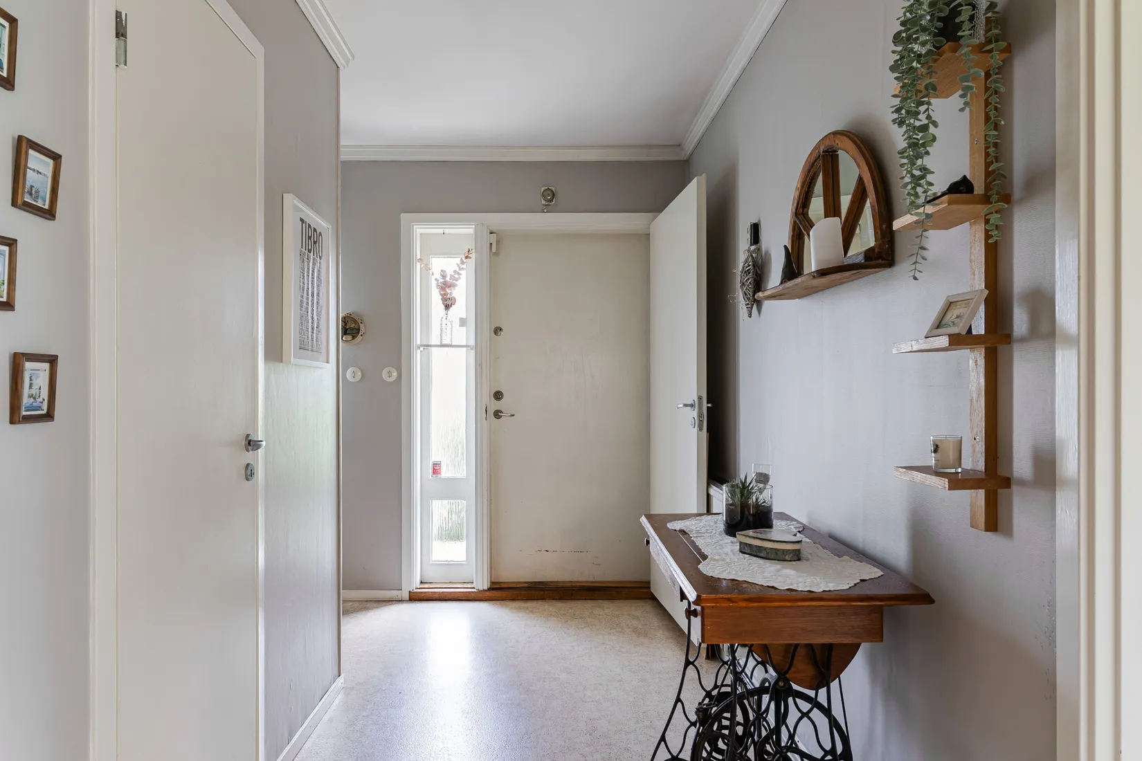 Villa, Algatan 9, Språttebo, Tibro