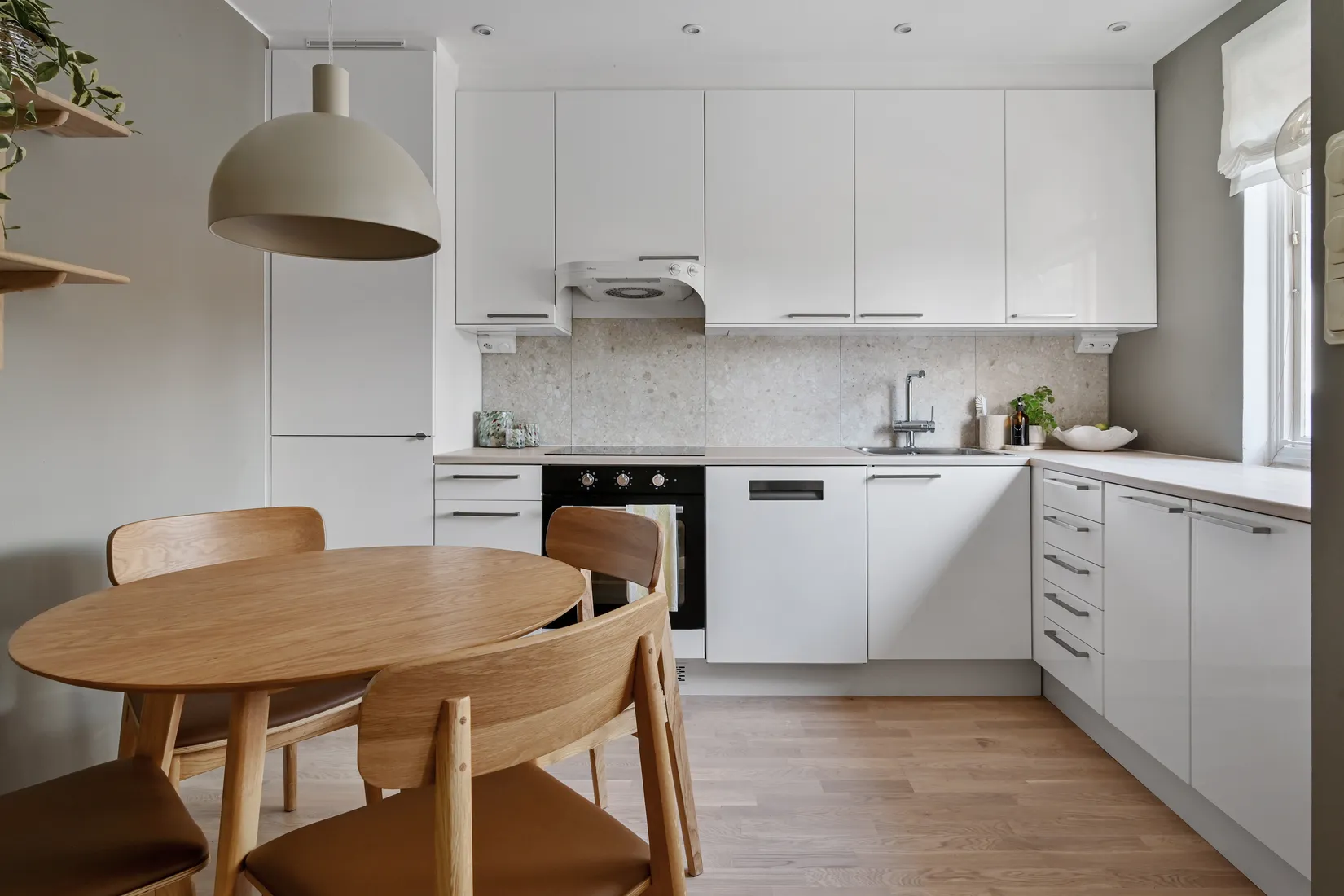 Bostadsrätt, Radhus, Vålbergavägen 6, Barkarby, Järfälla