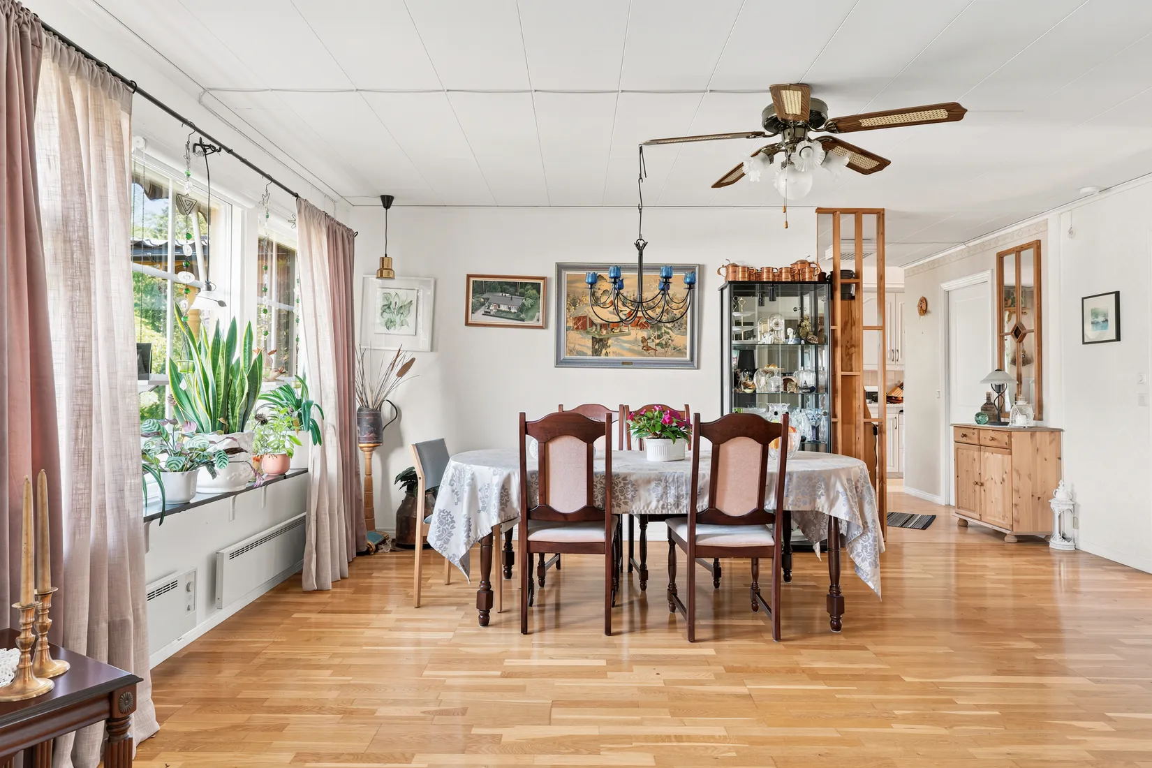 Villa, Vårmossevägen 27, Nyköping