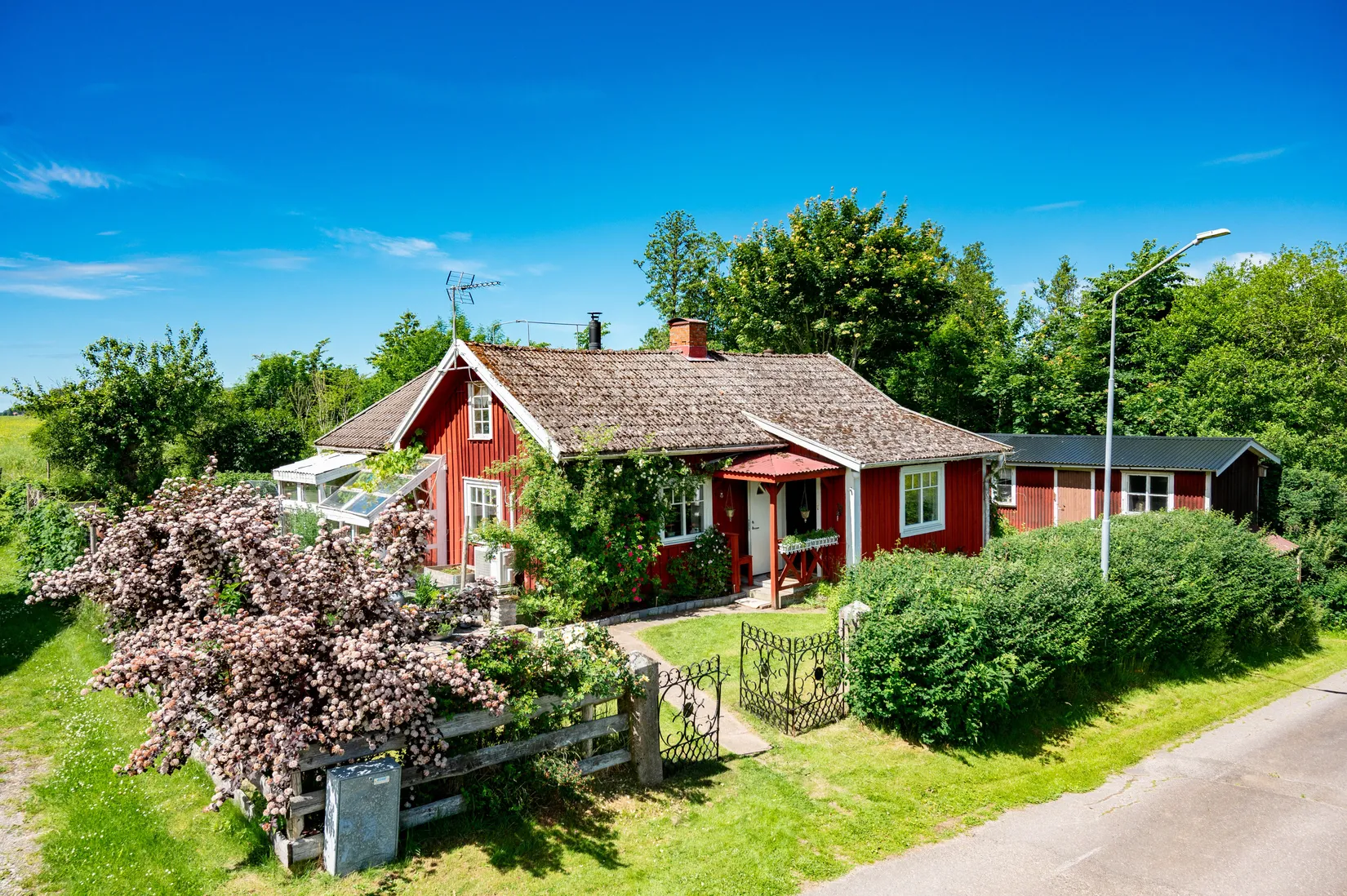 Villa, Kvarnliden 5, Larv, Vara