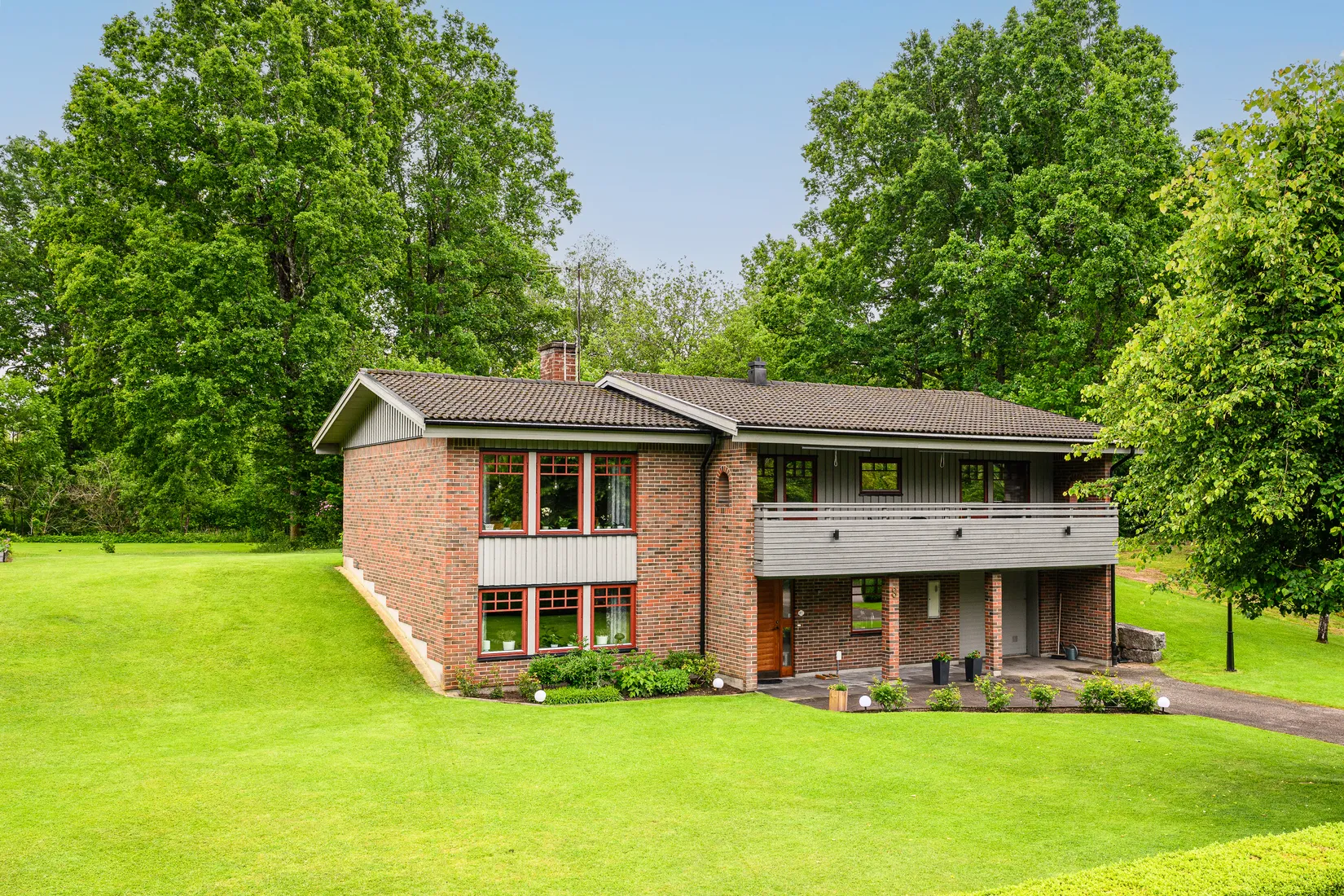 Villa, Dammvägen 8, Hallaryd, Älmhult