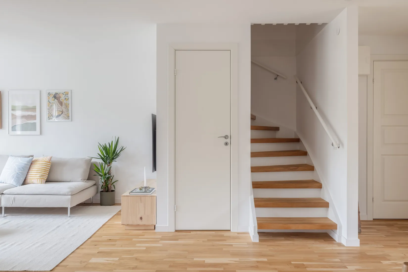Radhus, Byalagsvägen 38, Täby