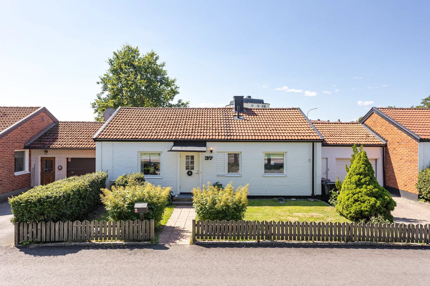 Radhus, Ringvägen 37, Östanås, Köping