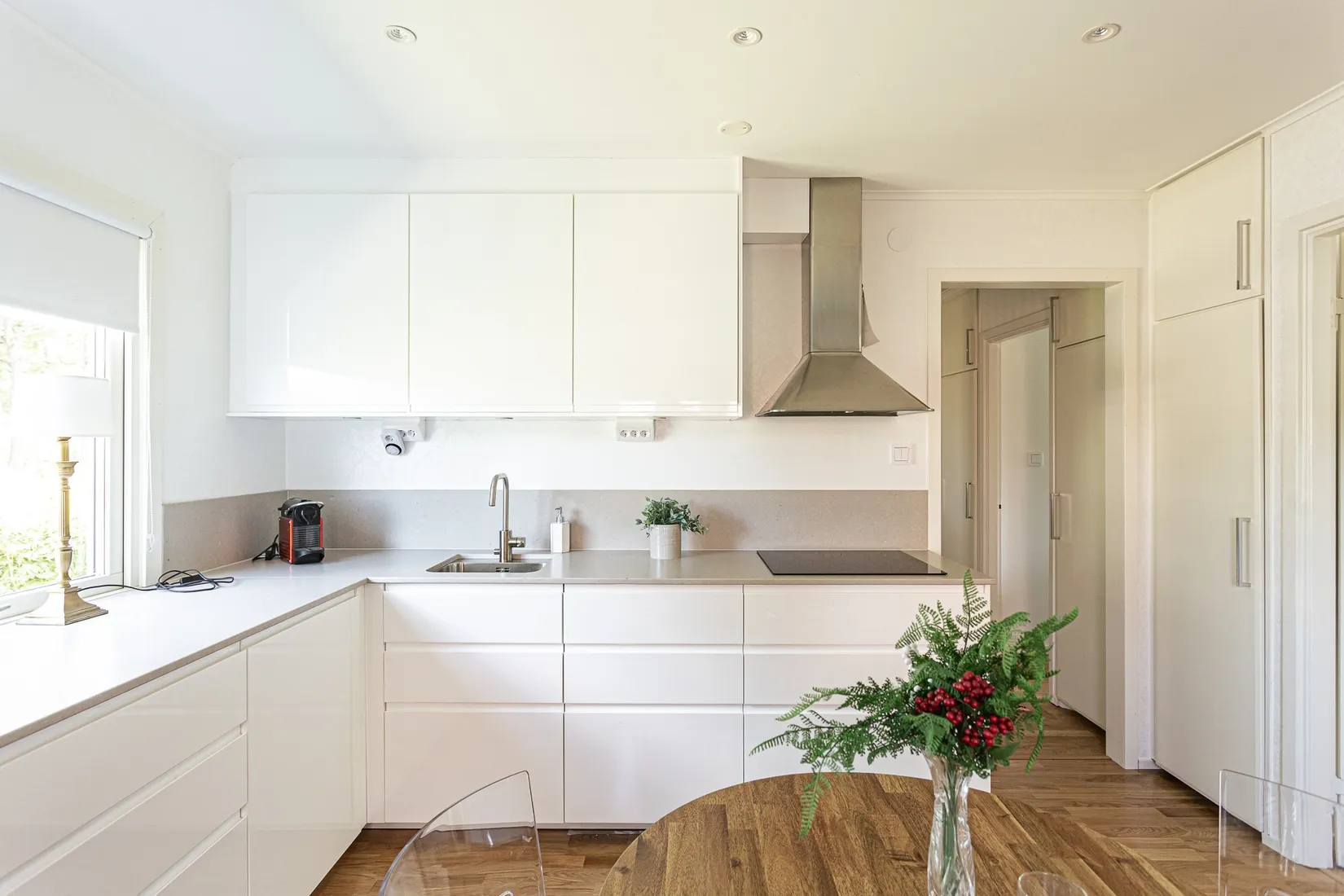 Radhus, Ringvägen 37, Östanås, Köping