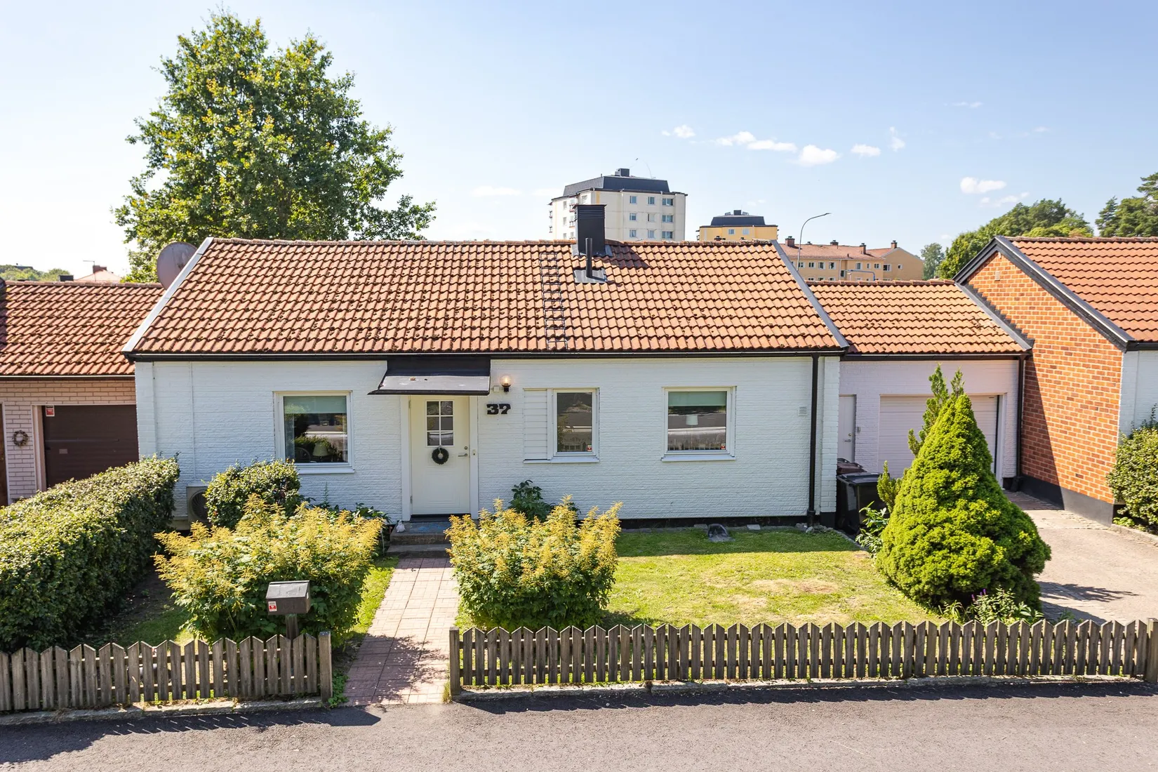 Radhus, Ringvägen 37, Östanås, Köping
