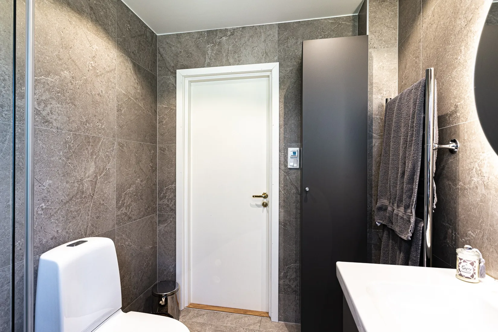 Radhus, Ringvägen 37, Östanås, Köping