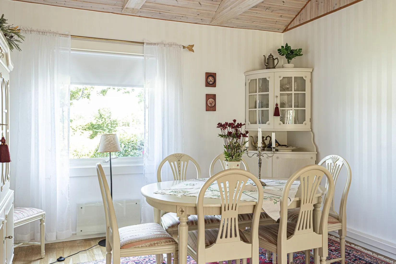 Radhus, Ringvägen 37, Östanås, Köping