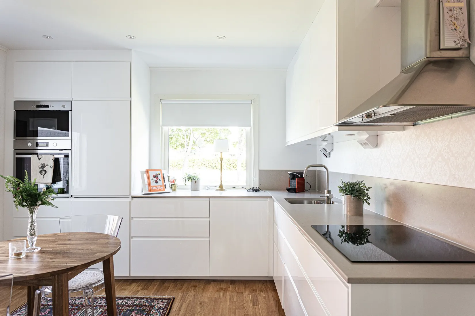 Radhus, Ringvägen 37, Östanås, Köping