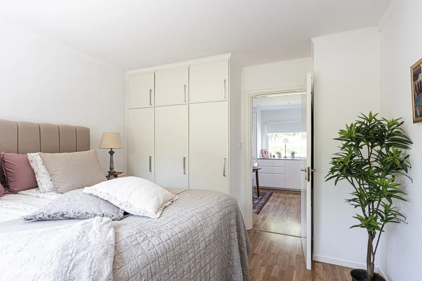 Radhus, Ringvägen 37, Östanås, Köping
