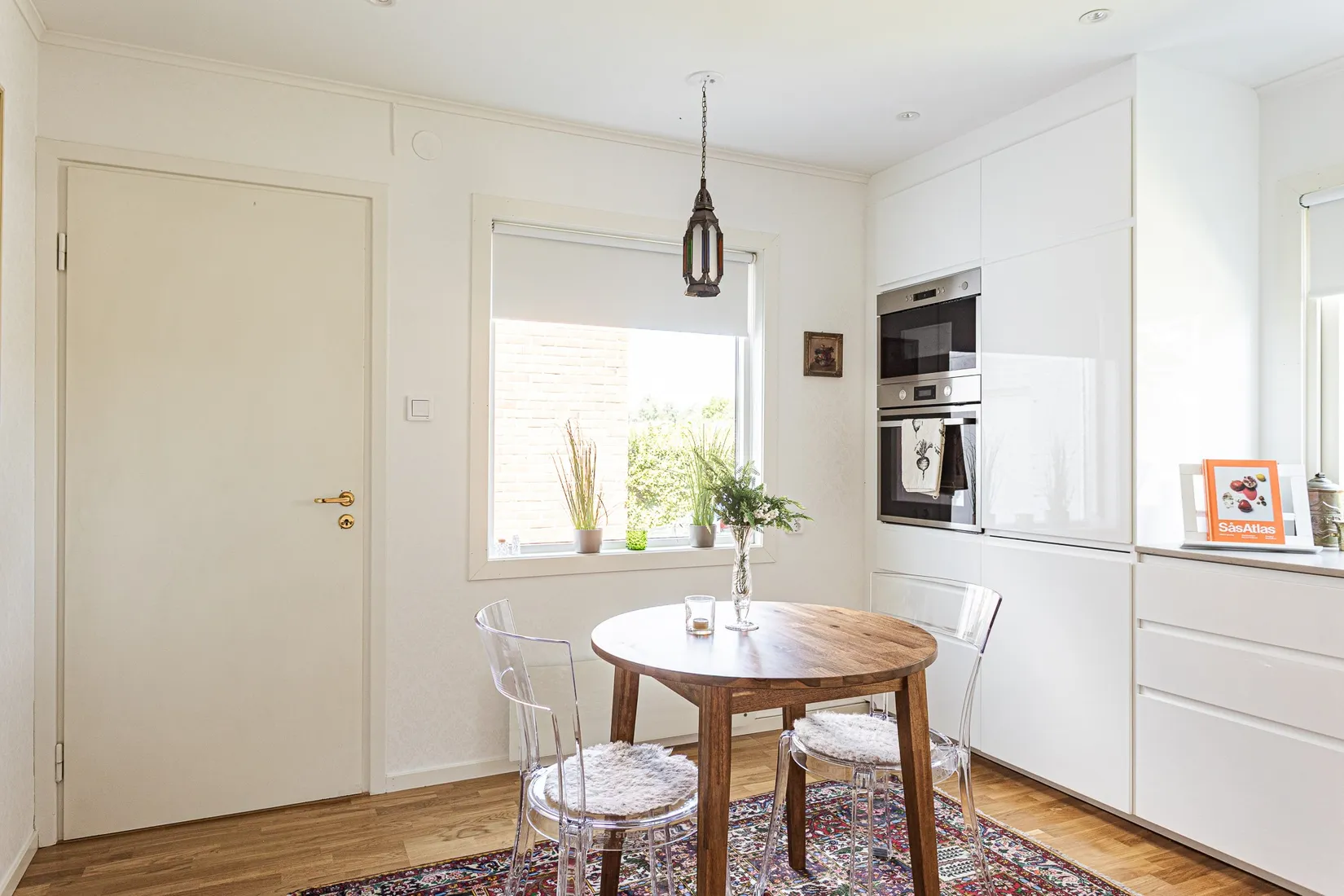 Radhus, Ringvägen 37, Östanås, Köping