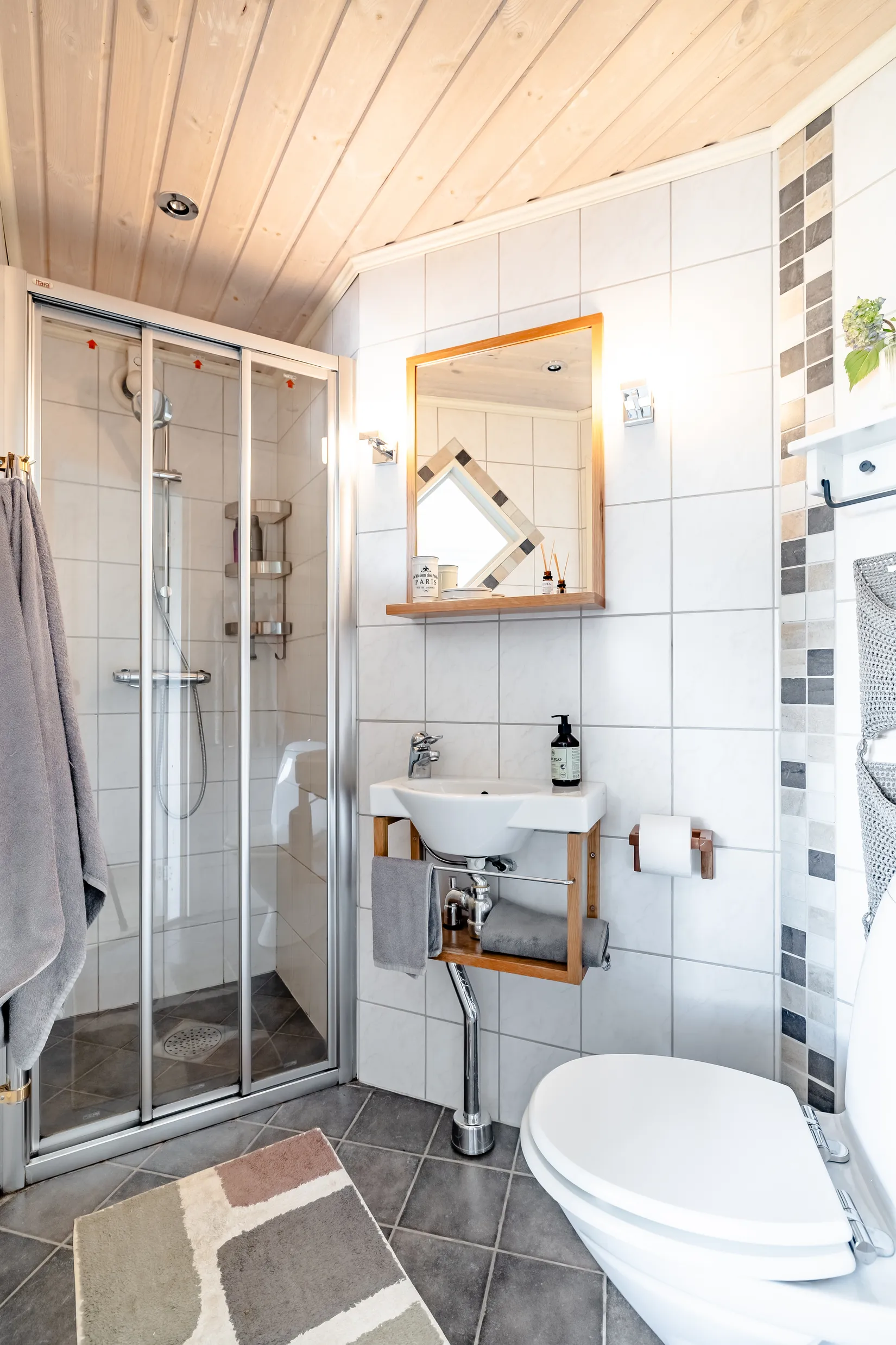 Villa, Floravägen 3, Gunnarskär, Hammarö