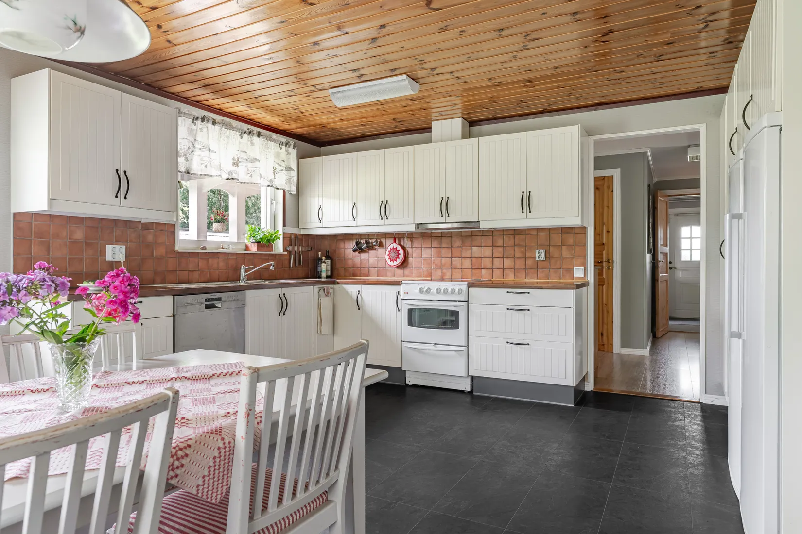 Villa, Backalund Ekbacken, Lantligt utanför Valla, Katrineholm