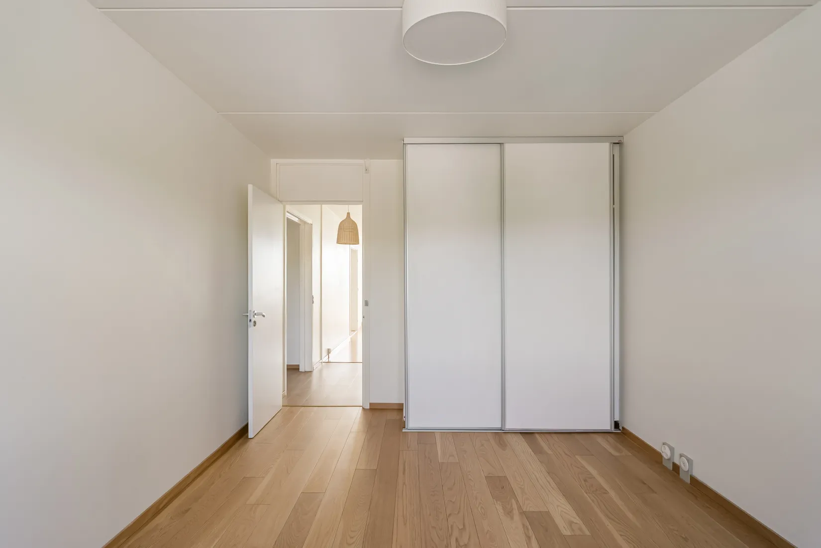 Bostadsrätt, ÅKERBYVÄGEN 90, Täby centrum - storstugan, Täby