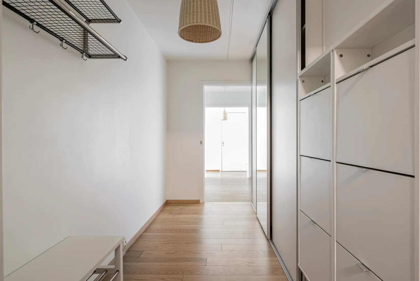 Bostadsrätt, ÅKERBYVÄGEN 90, Täby centrum - storstugan, Täby