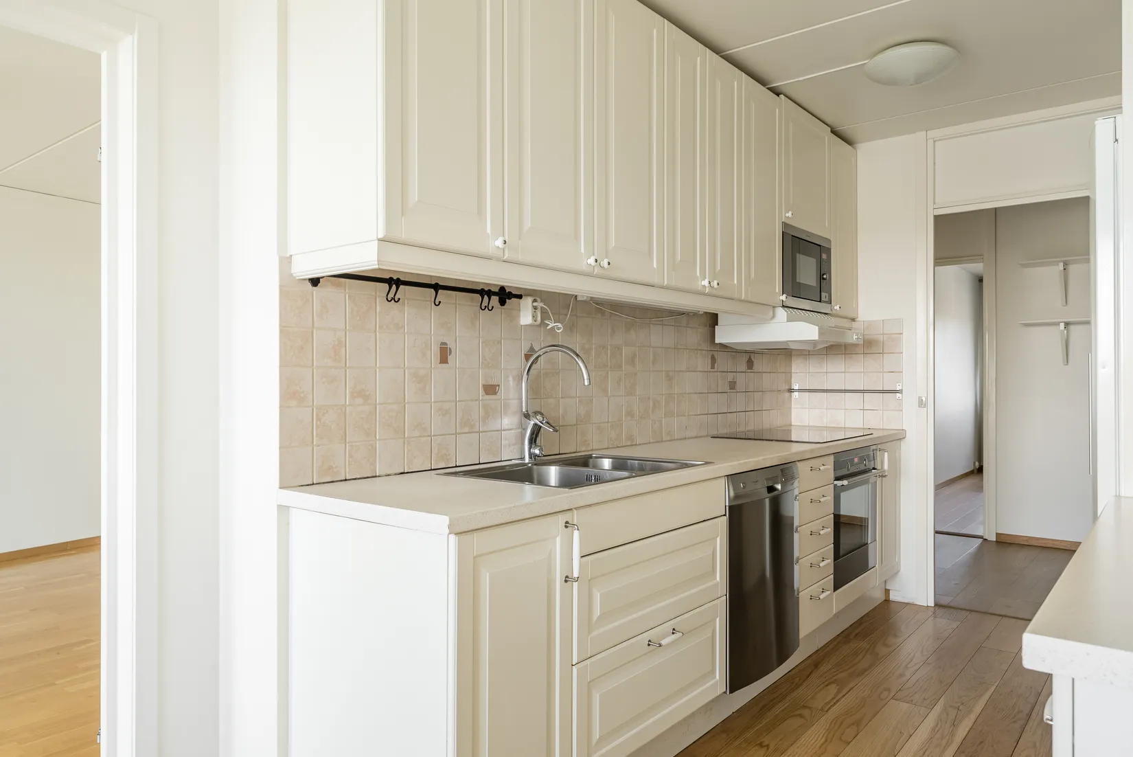 Bostadsrätt, ÅKERBYVÄGEN 90, Täby centrum - storstugan, Täby