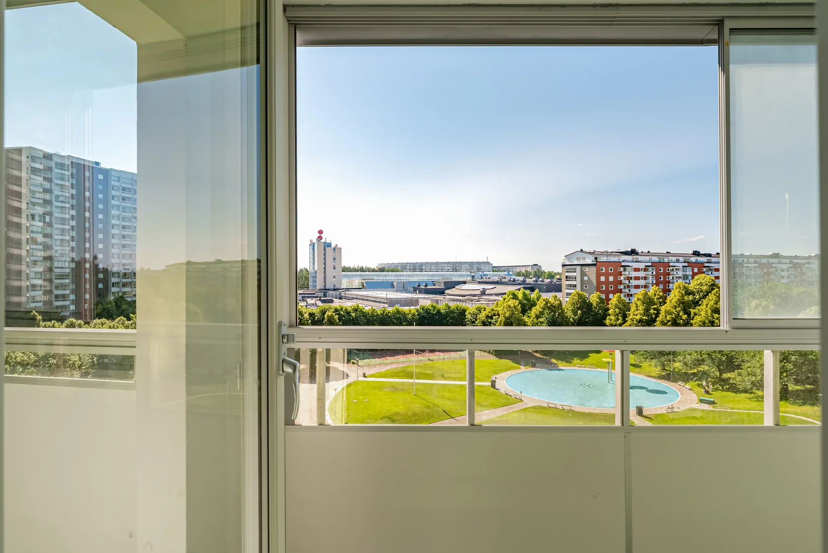 Bostadsrätt, ÅKERBYVÄGEN 90, Täby centrum - storstugan, Täby