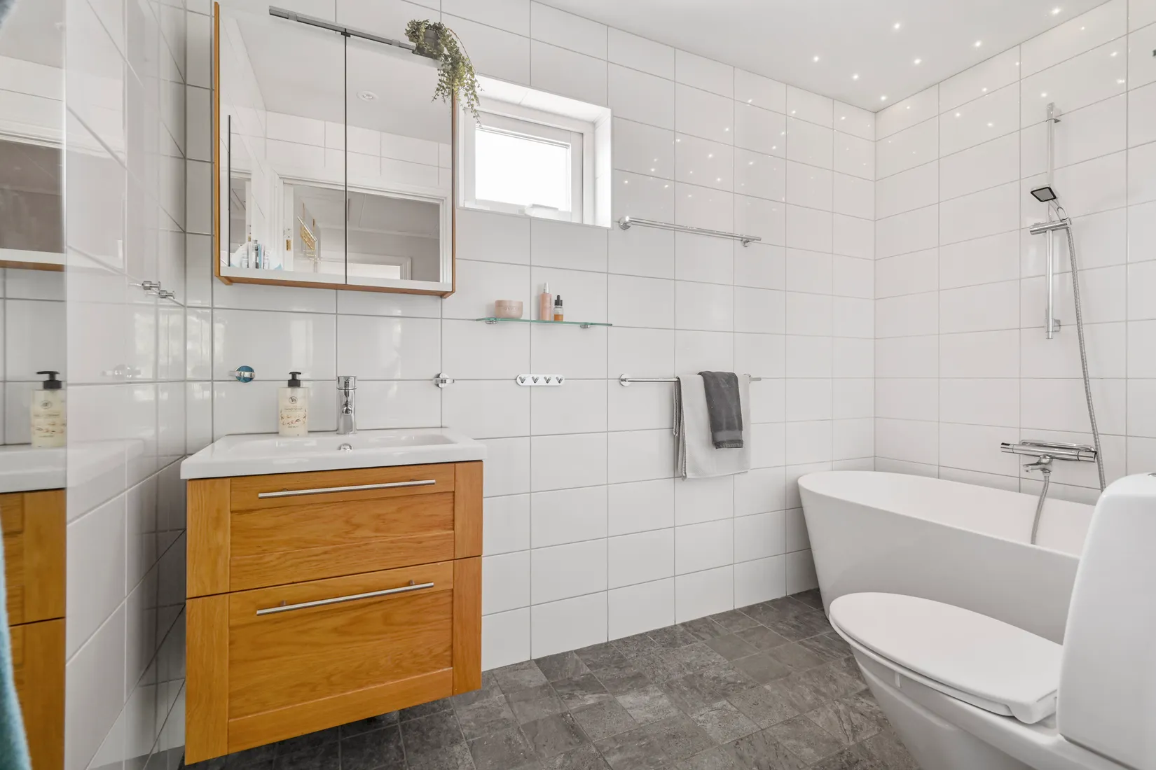 Villa, Skråpgränd 9, Bollstanäs, Upplands Väsby