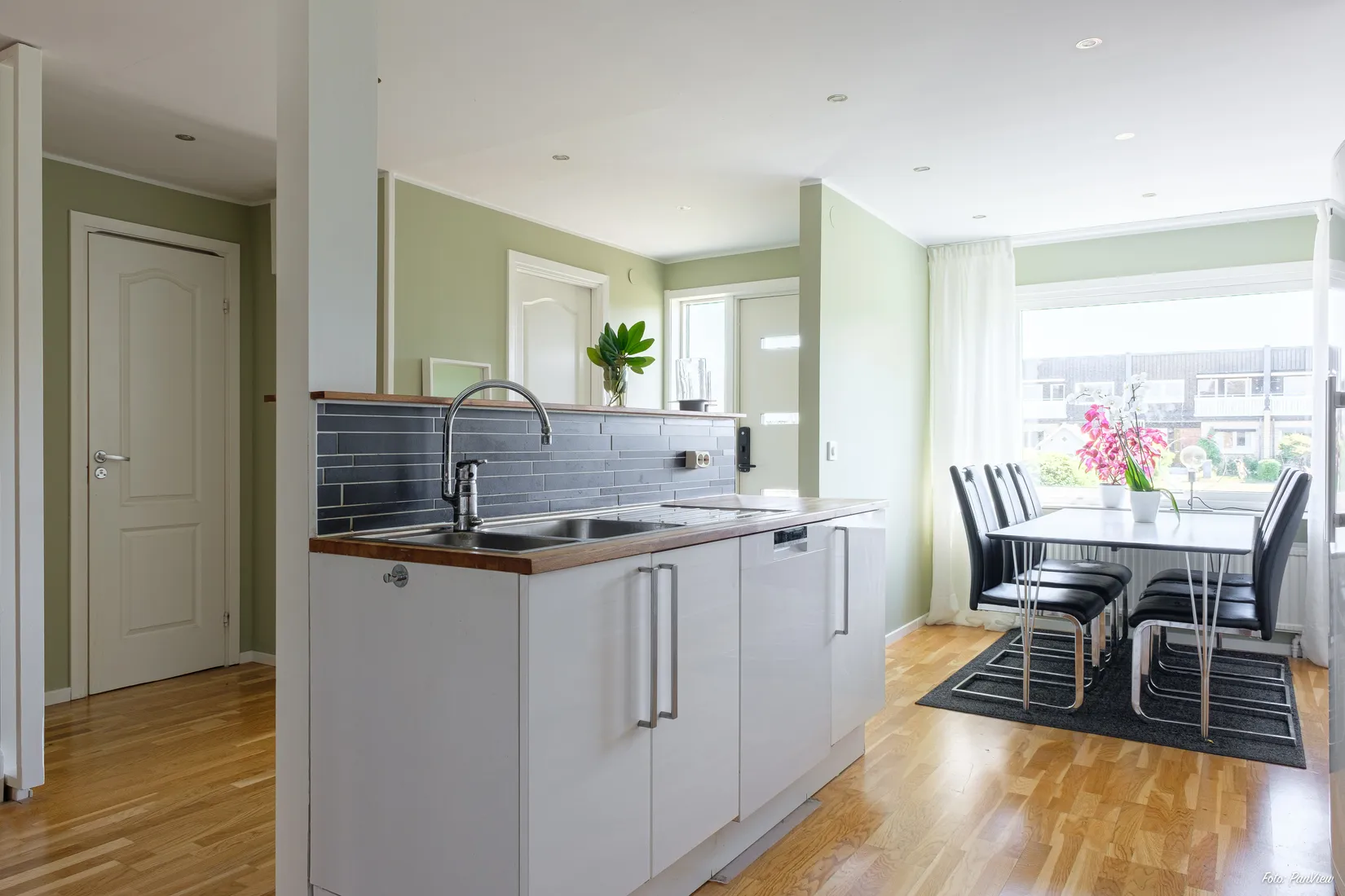 Radhus, Bärnstensgatan 22, Brandthovda, Västerås