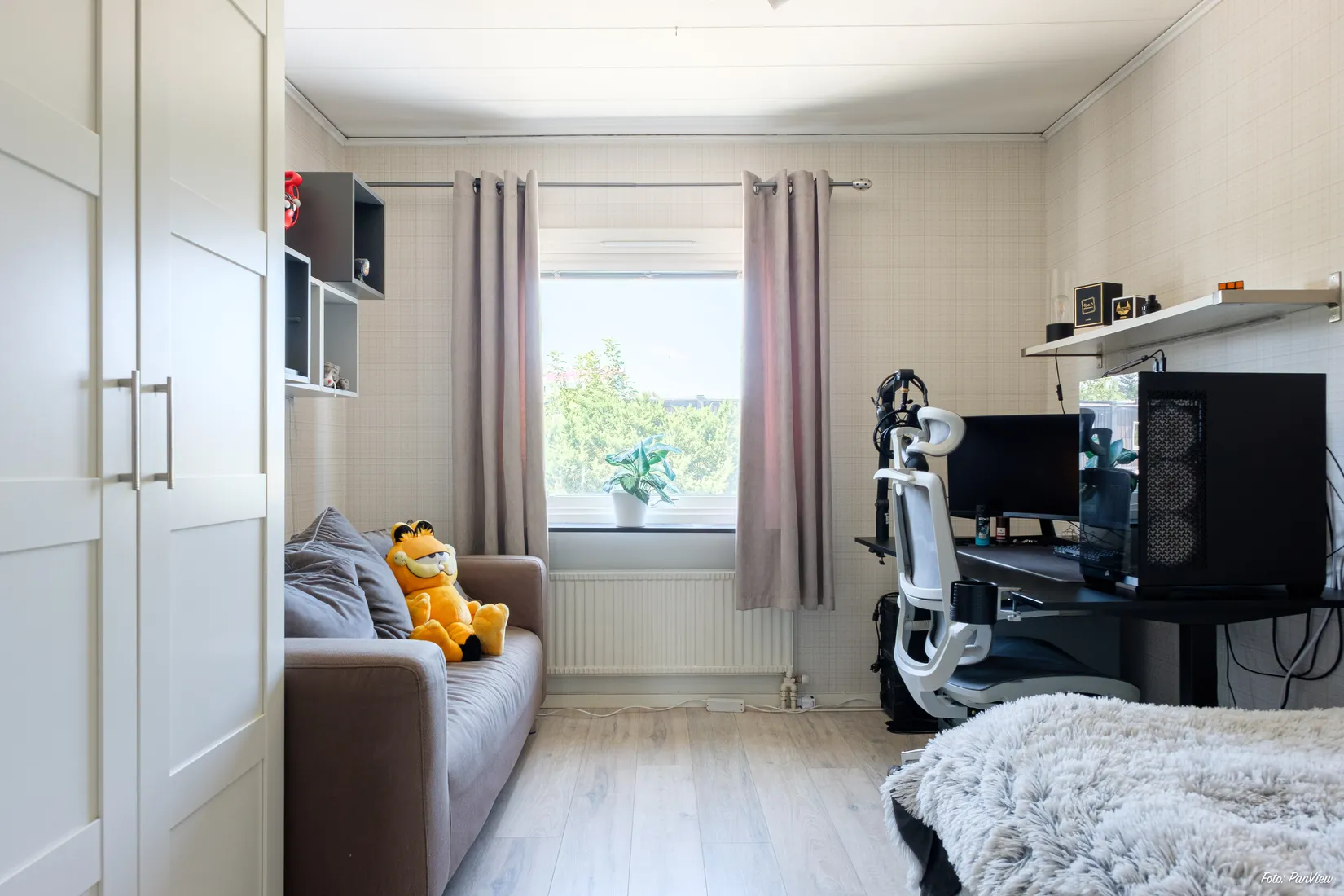 Radhus, Bärnstensgatan 22, Brandthovda, Västerås