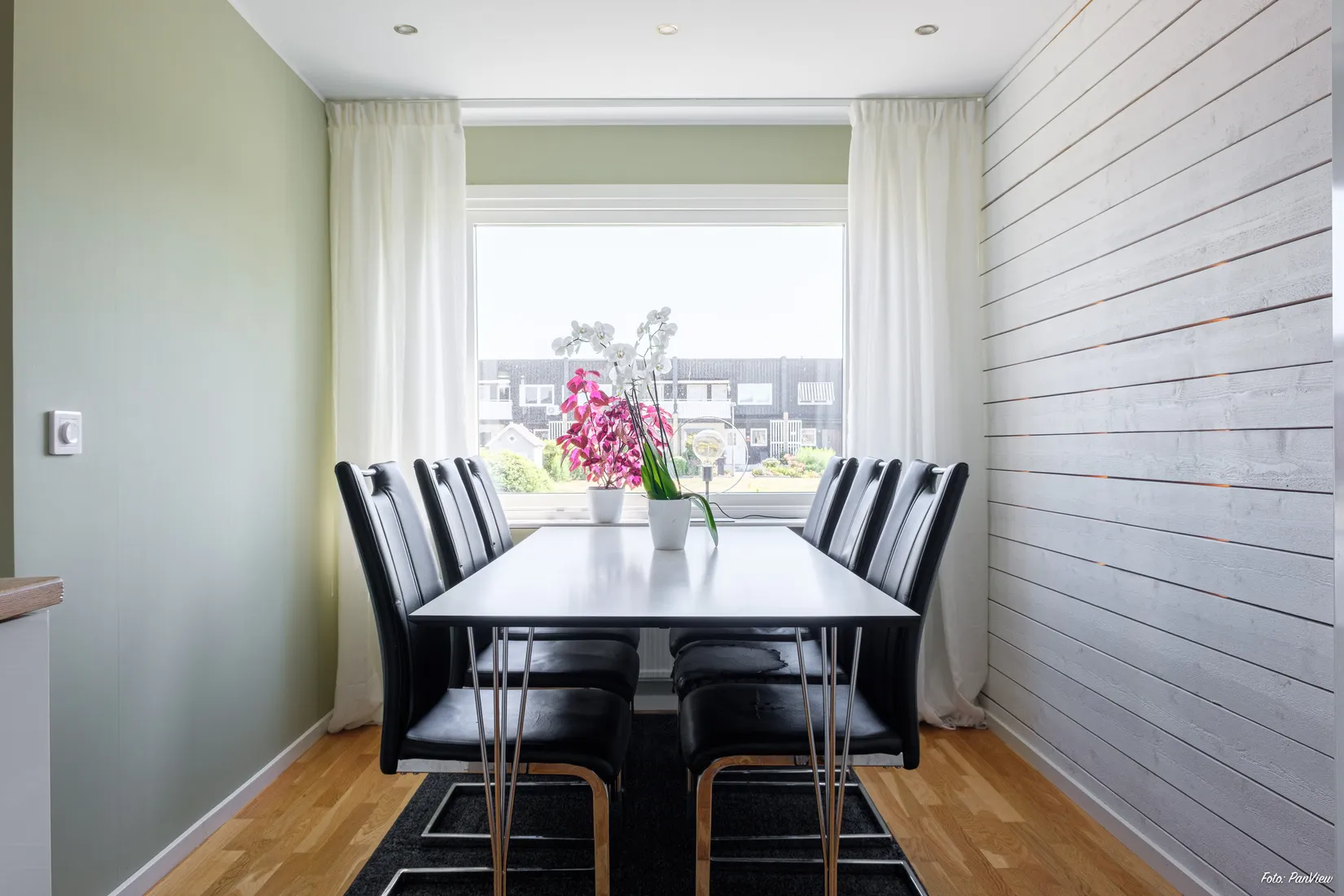 Radhus, Bärnstensgatan 22, Brandthovda, Västerås